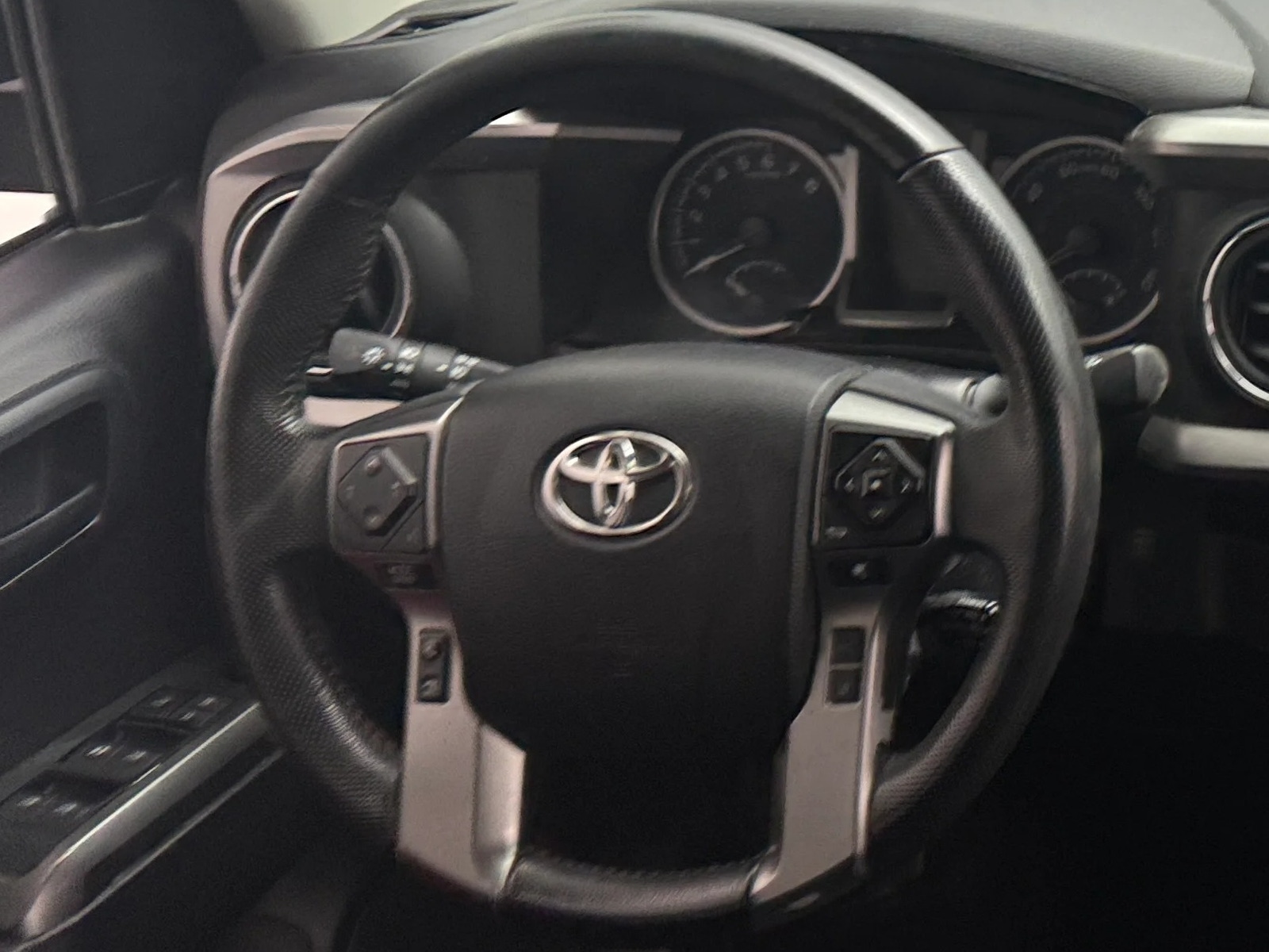 Thumbnail: 2021 Toyota Tacoma - 5