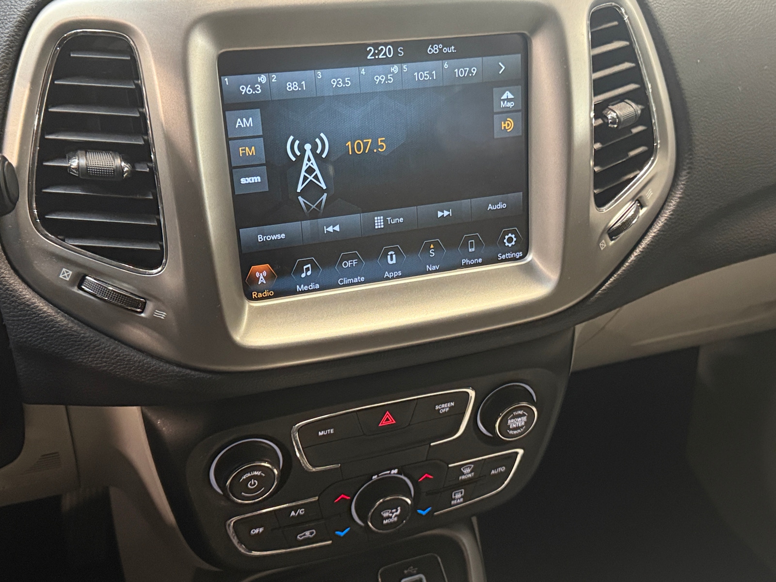 Thumbnail: 2018 Jeep Compass - 4