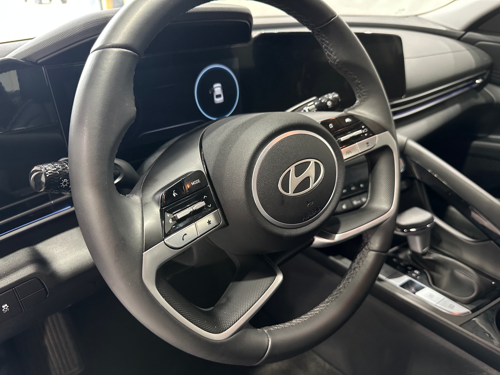 Thumbnail: 2025 Hyundai Elantra - 4