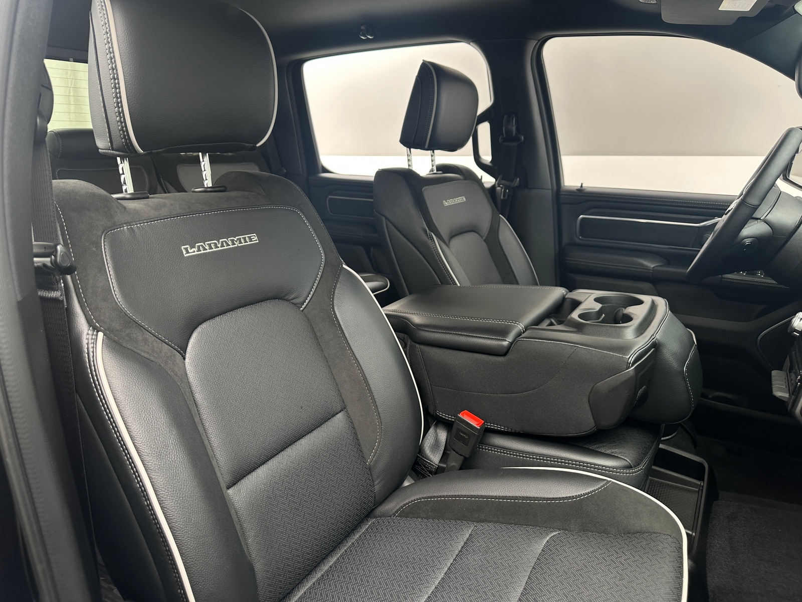 Thumbnail: 2025 RAM 1500 - 2