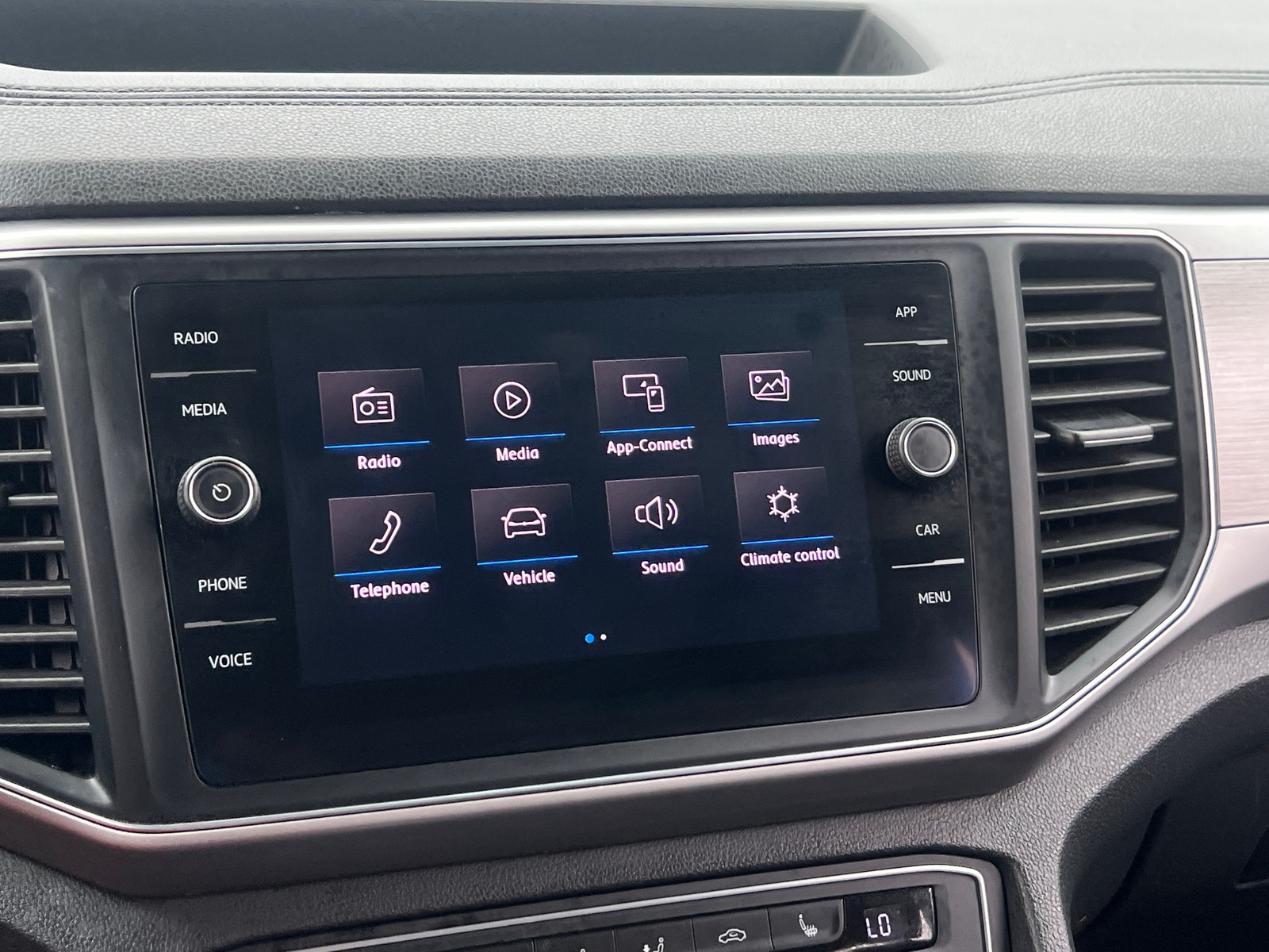 Thumbnail: 2019 Volkswagen Atlas - 3