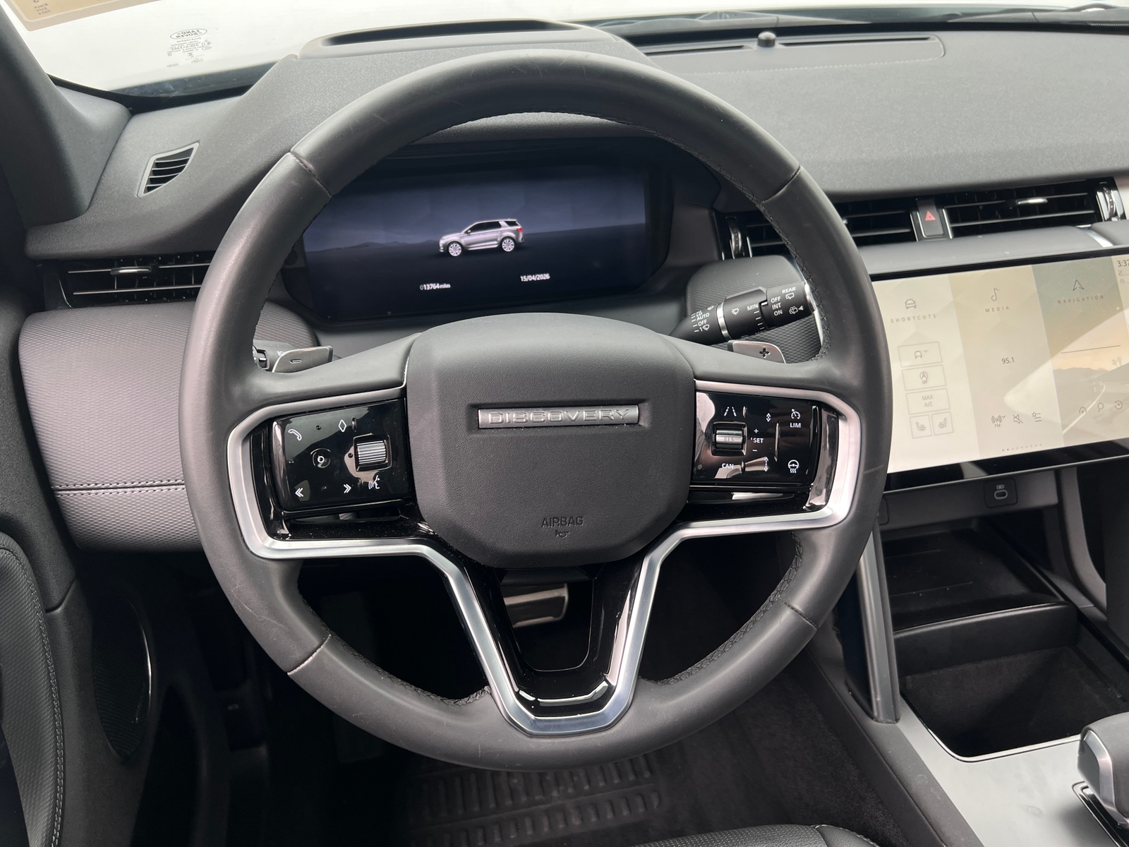 Thumbnail: 2024 Land Rover Discovery Sport - 4