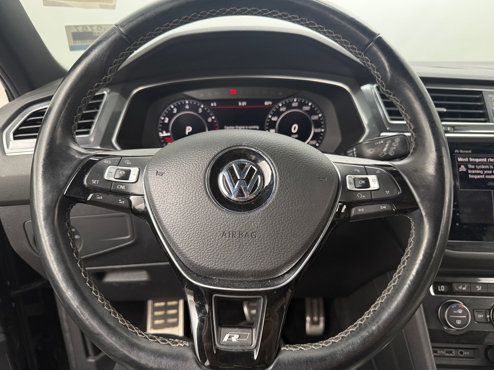 Thumbnail: 2018 Volkswagen Tiguan - 4