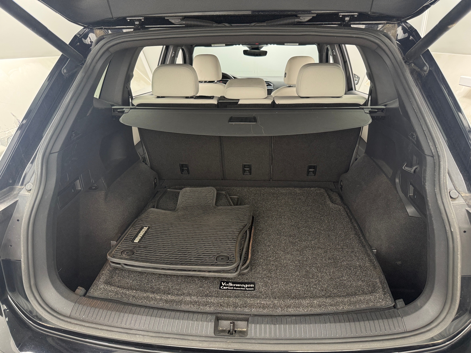 Thumbnail: 2018 Volkswagen Tiguan - 6