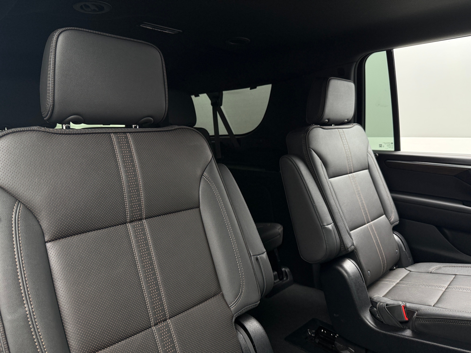 Thumbnail: 2025 Chevrolet Suburban - 5