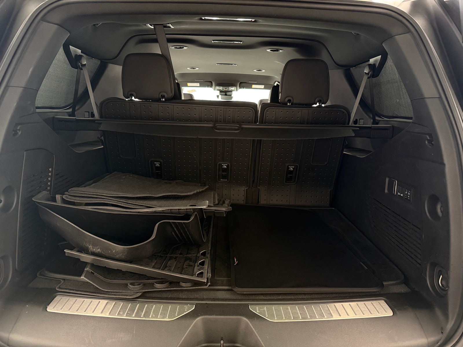 Thumbnail: 2025 Chevrolet Suburban - 6