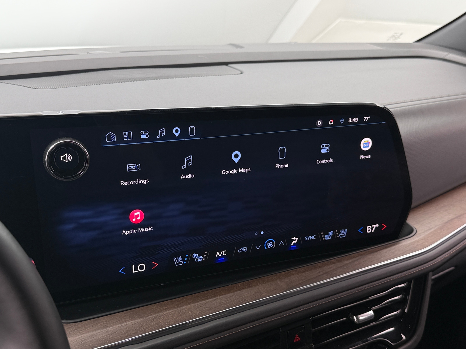 Thumbnail: 2025 Chevrolet Suburban - 3