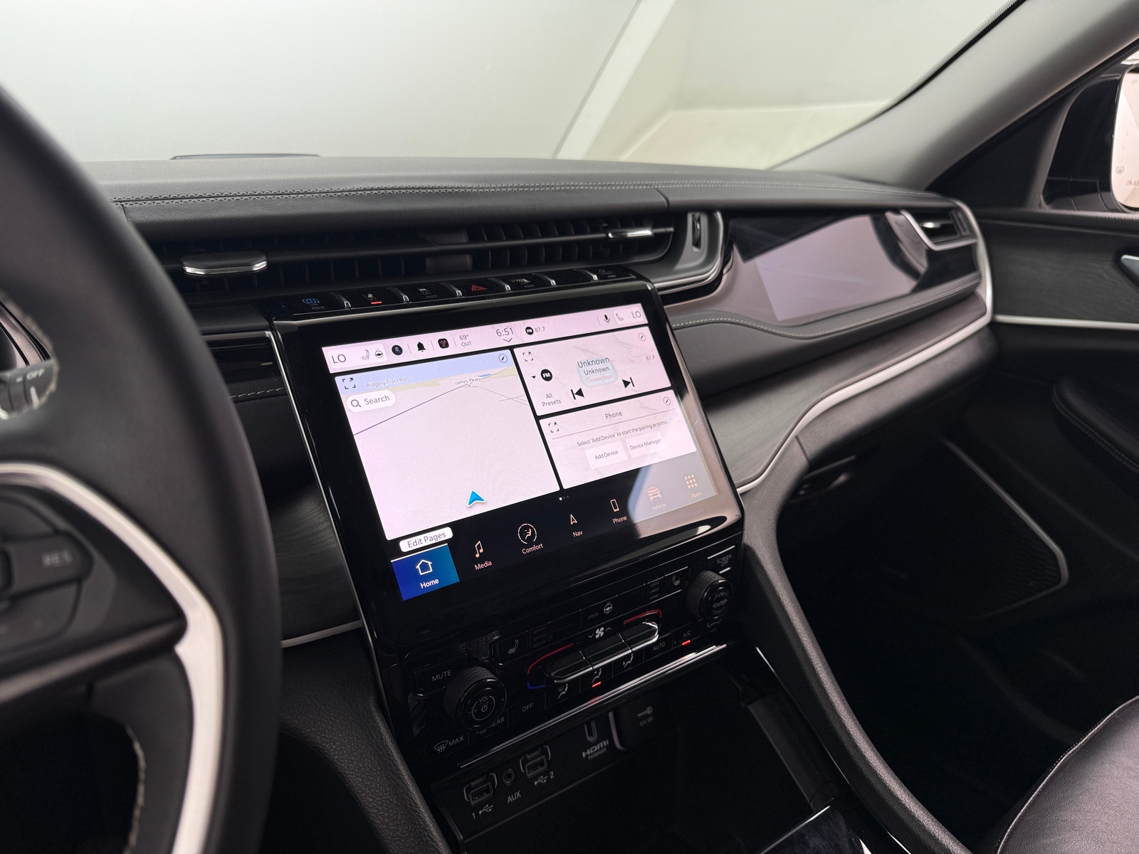 Thumbnail: 2022 Jeep Grand Cherokee - 3