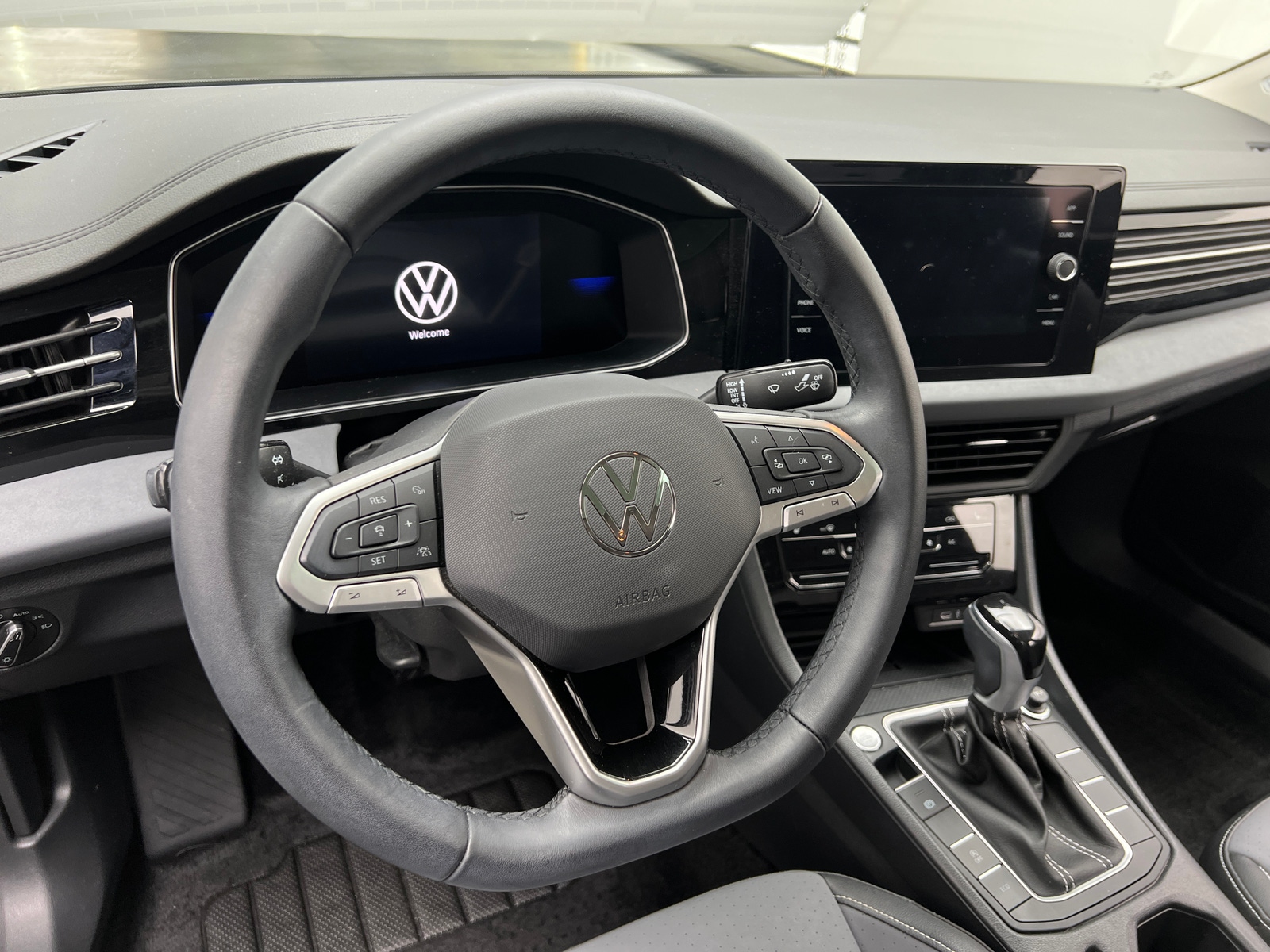 Thumbnail: 2025 Volkswagen Jetta - 4
