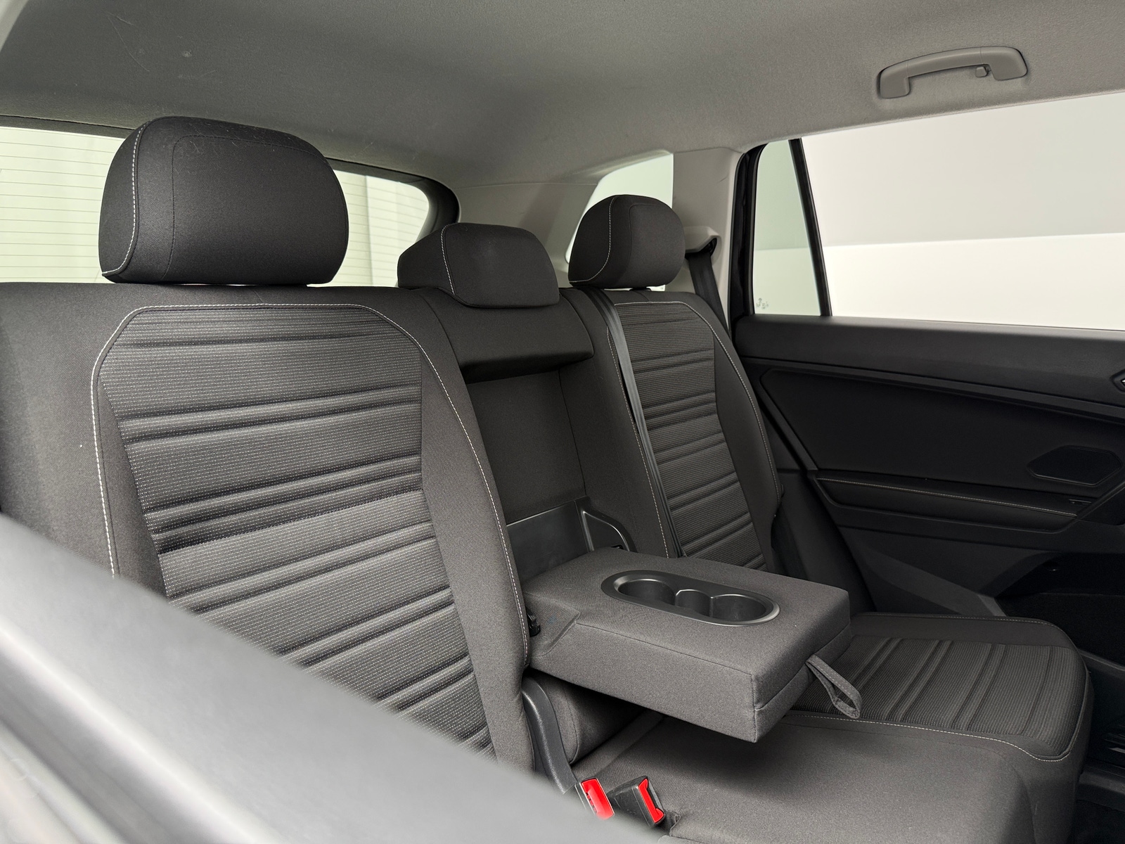 Thumbnail: 2023 Volkswagen Tiguan - 6