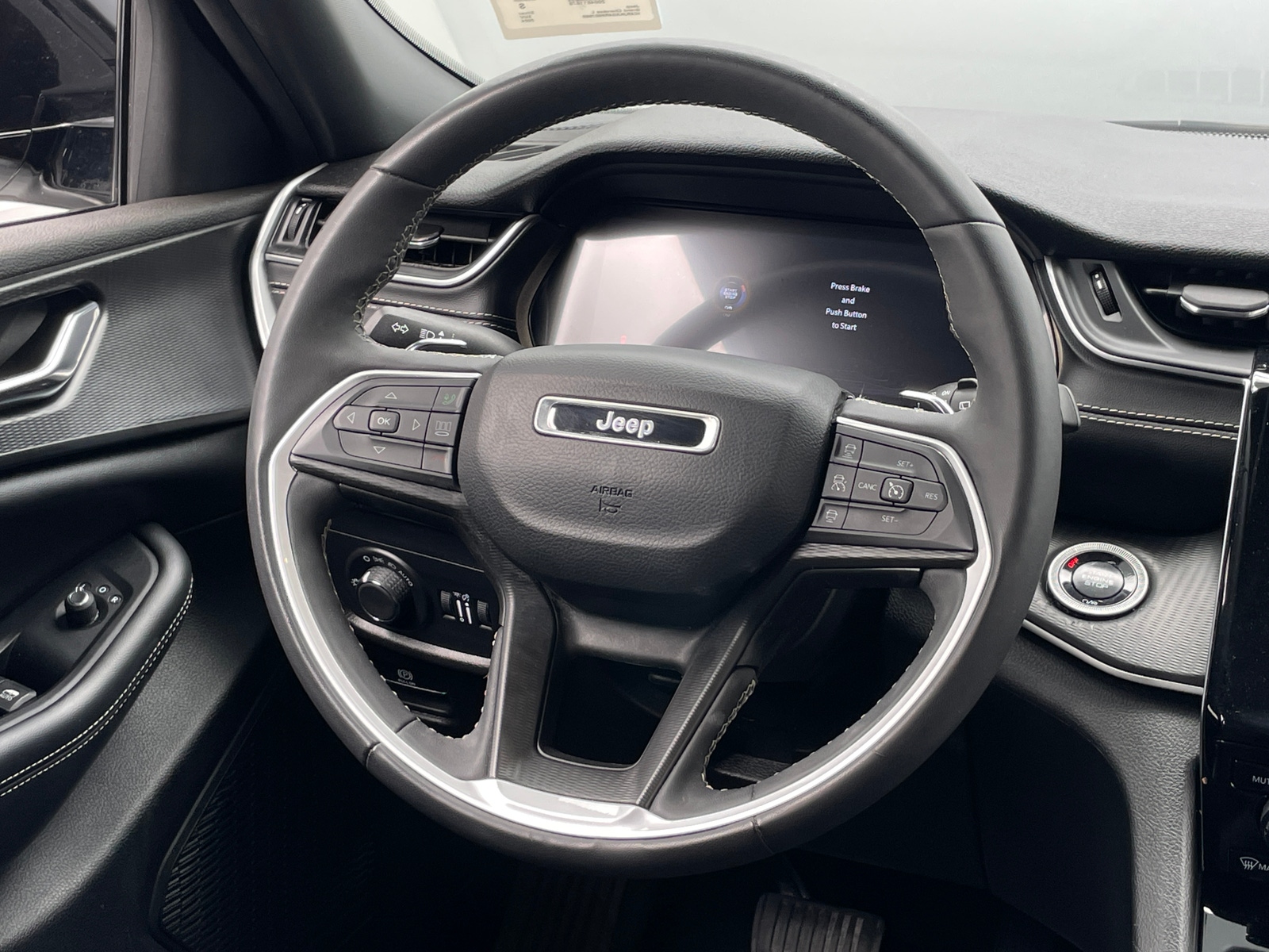 Thumbnail: 2024 Jeep Grand Cherokee L - 4