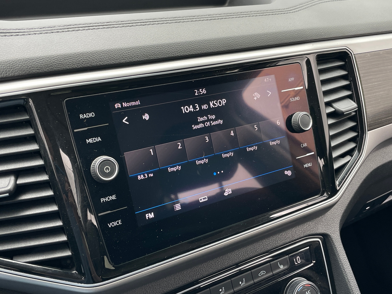 Thumbnail: 2018 Volkswagen Atlas - 3