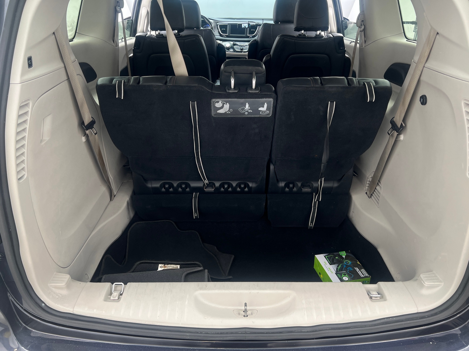 Thumbnail: 2020 Chrysler Pacifica - 6