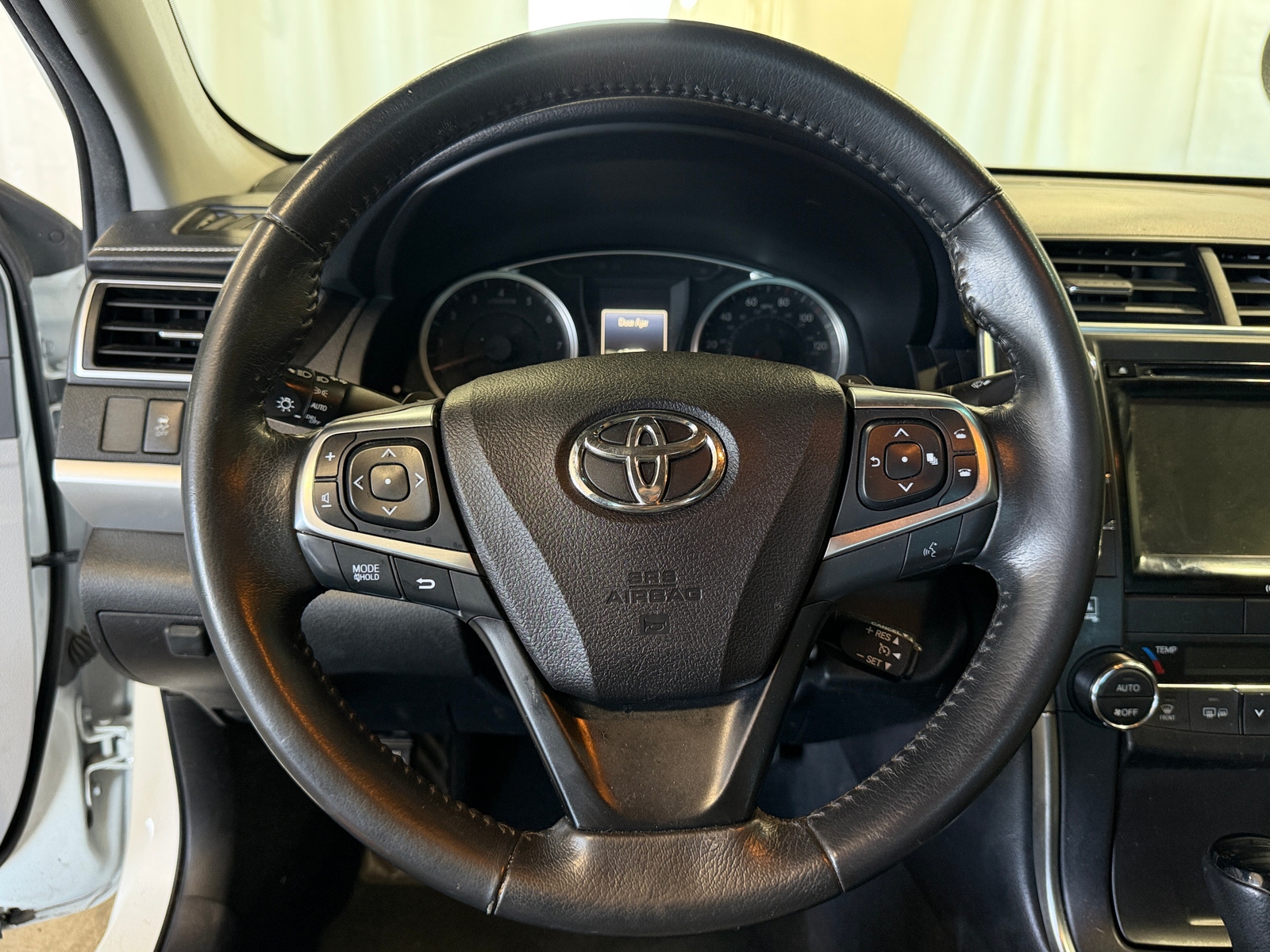 Thumbnail: 2017 Toyota Camry - 4