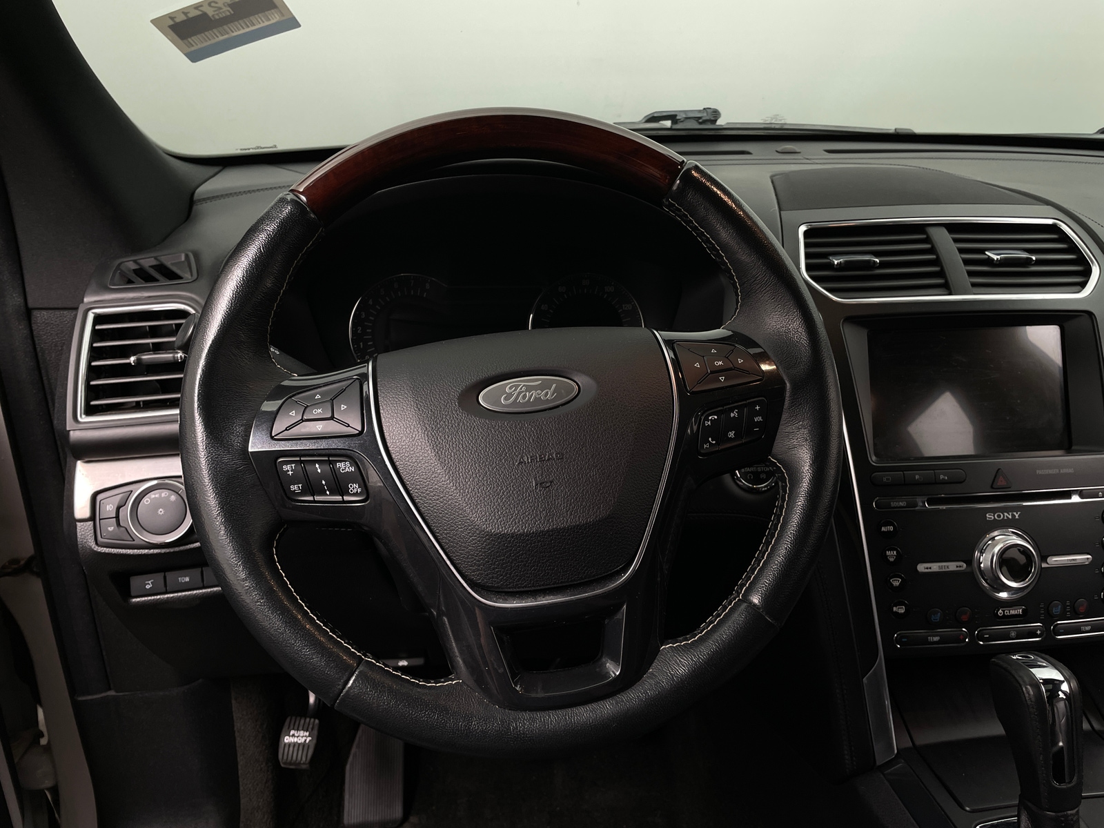 Thumbnail: 2018 Ford Explorer - 4