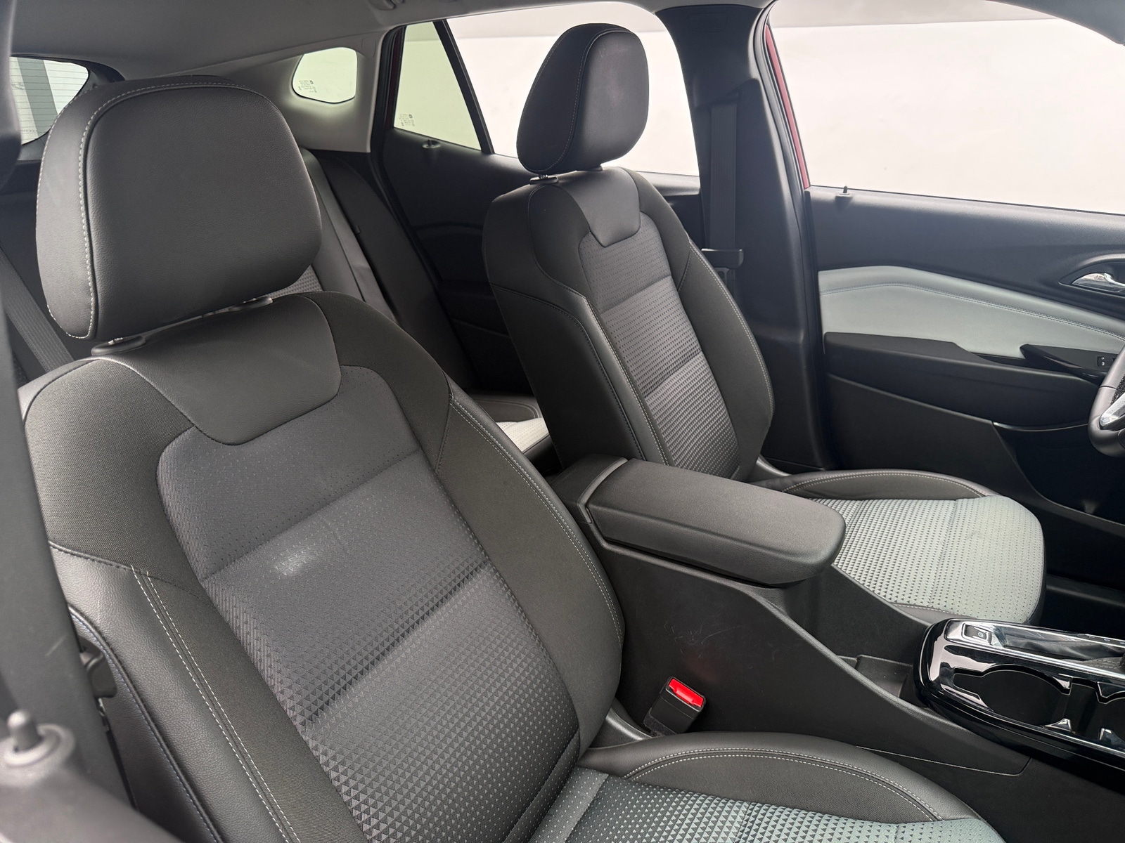 Thumbnail: 2025 Chevrolet Trax - 2