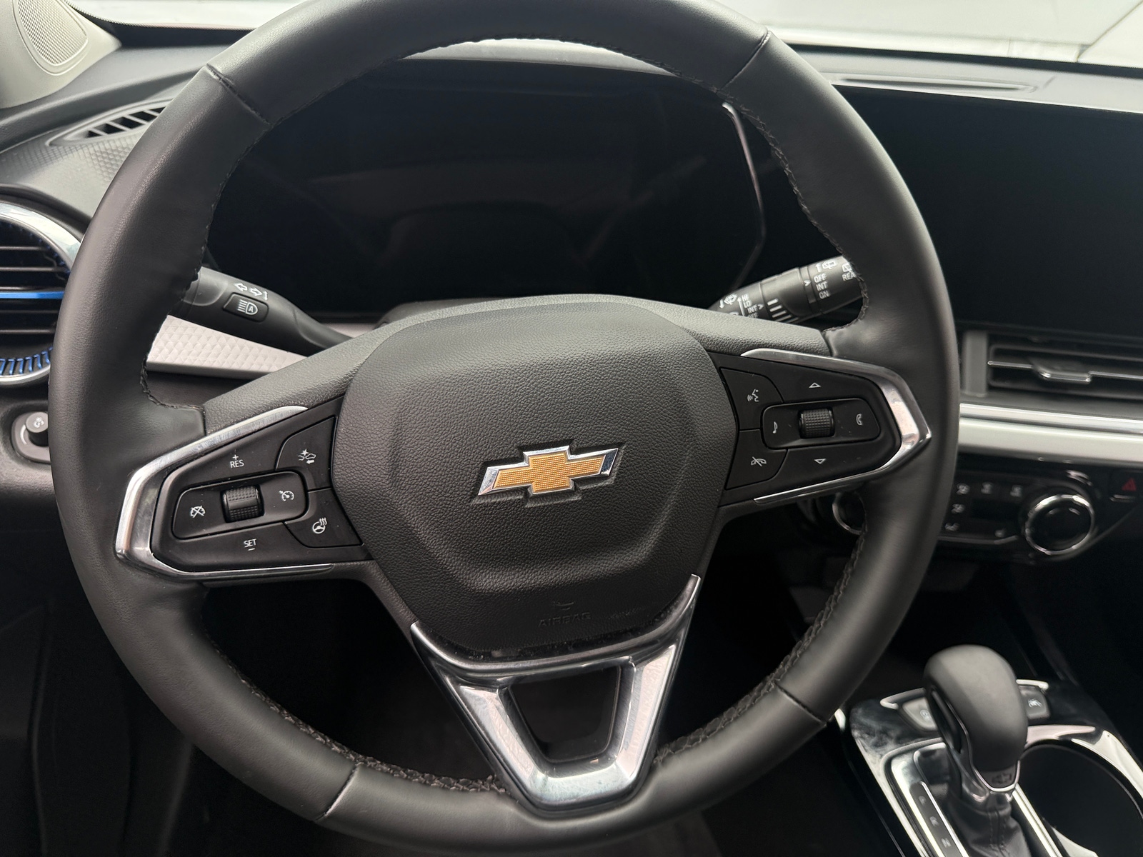 Thumbnail: 2025 Chevrolet Trax - 5