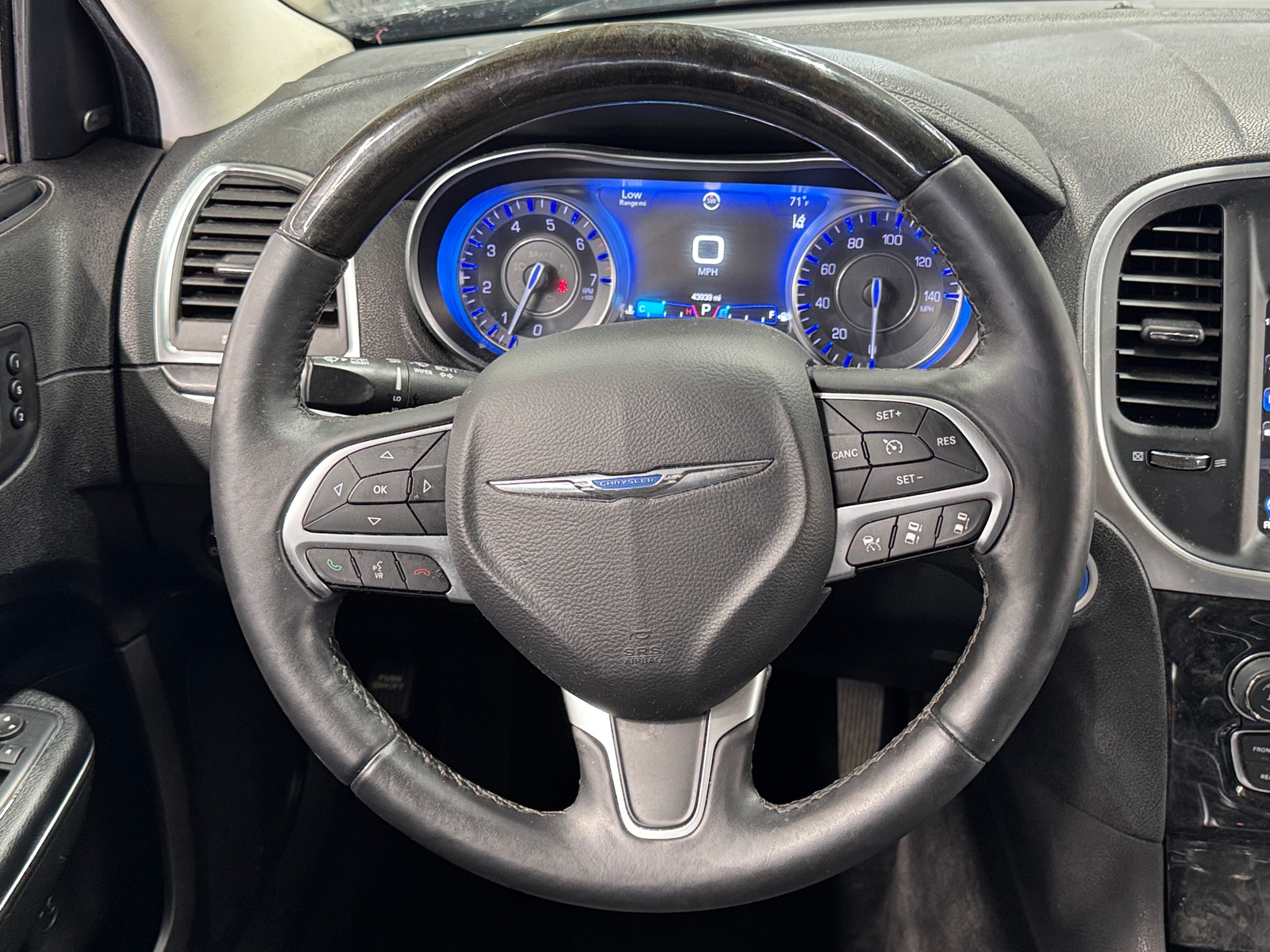Thumbnail: 2016 Chrysler 300 - 4