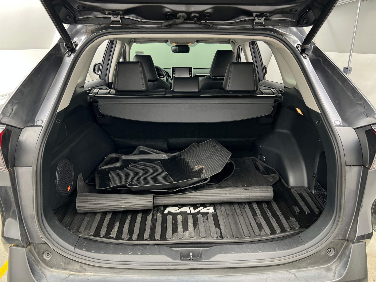 Thumbnail: 2019 Toyota RAV4 - 6