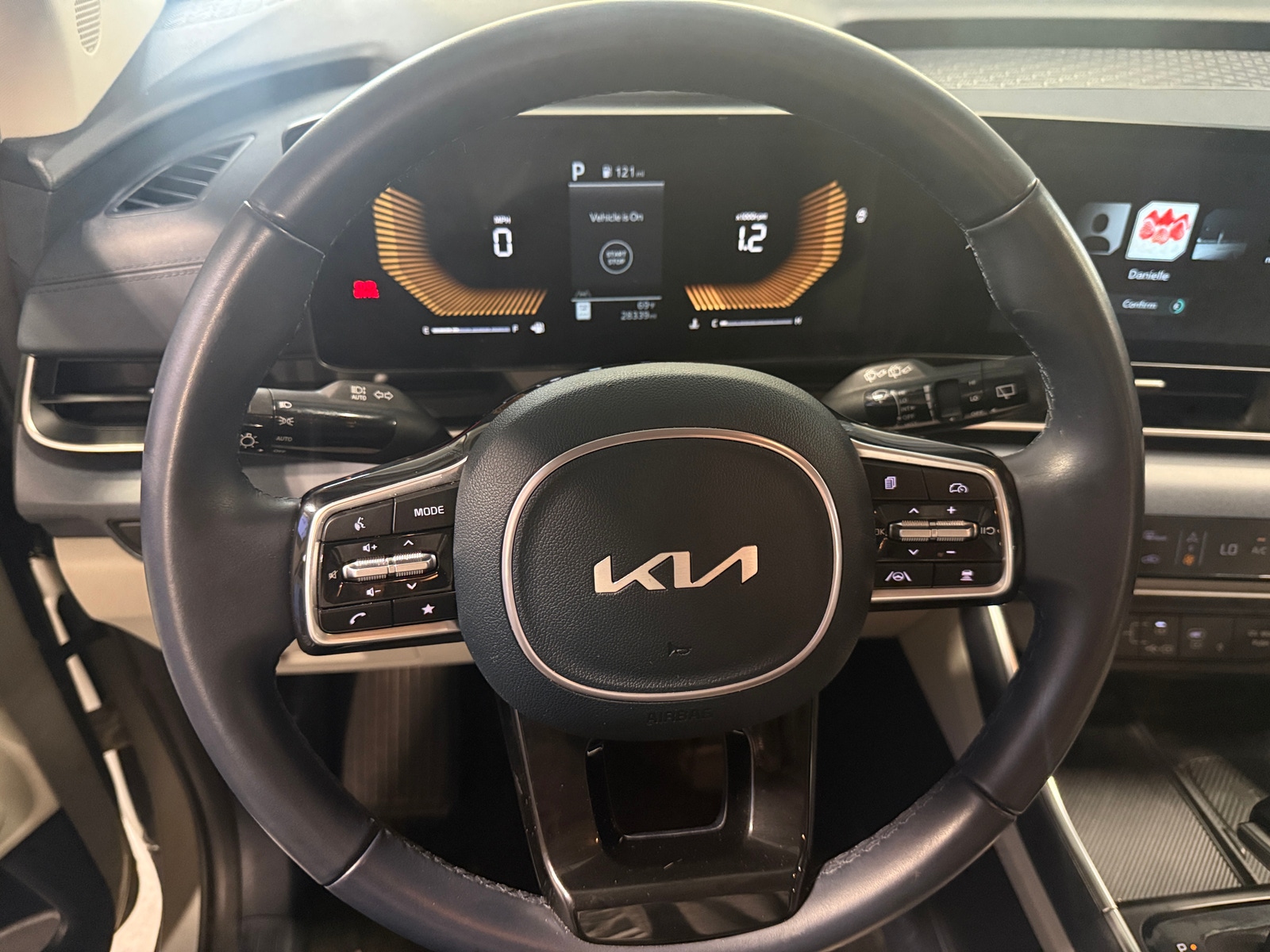 Thumbnail: 2025 Kia Carnival - 4