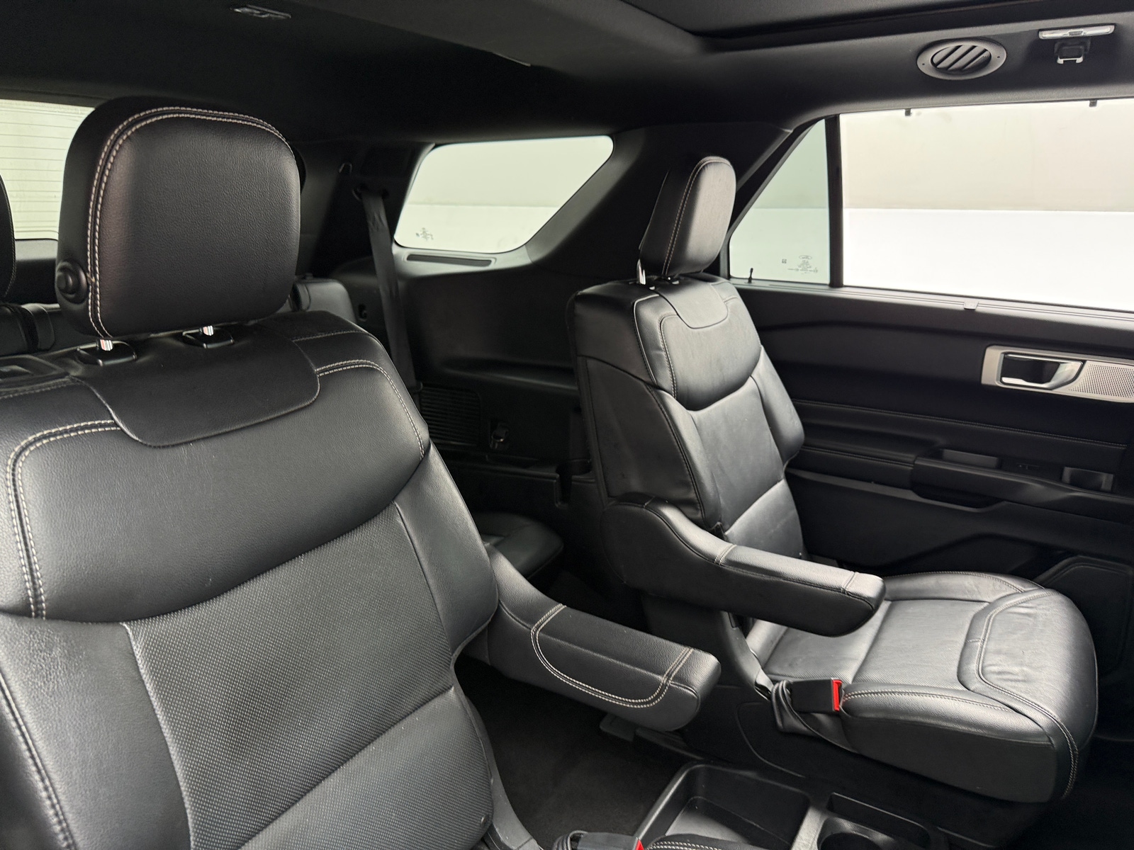 Thumbnail: 2020 Ford Explorer - 5