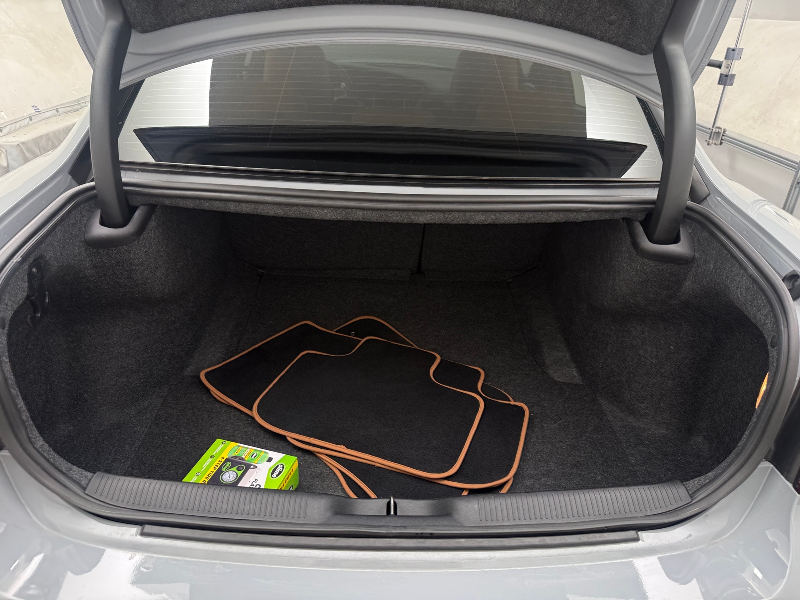 Thumbnail: 2022 Dodge Charger - 6