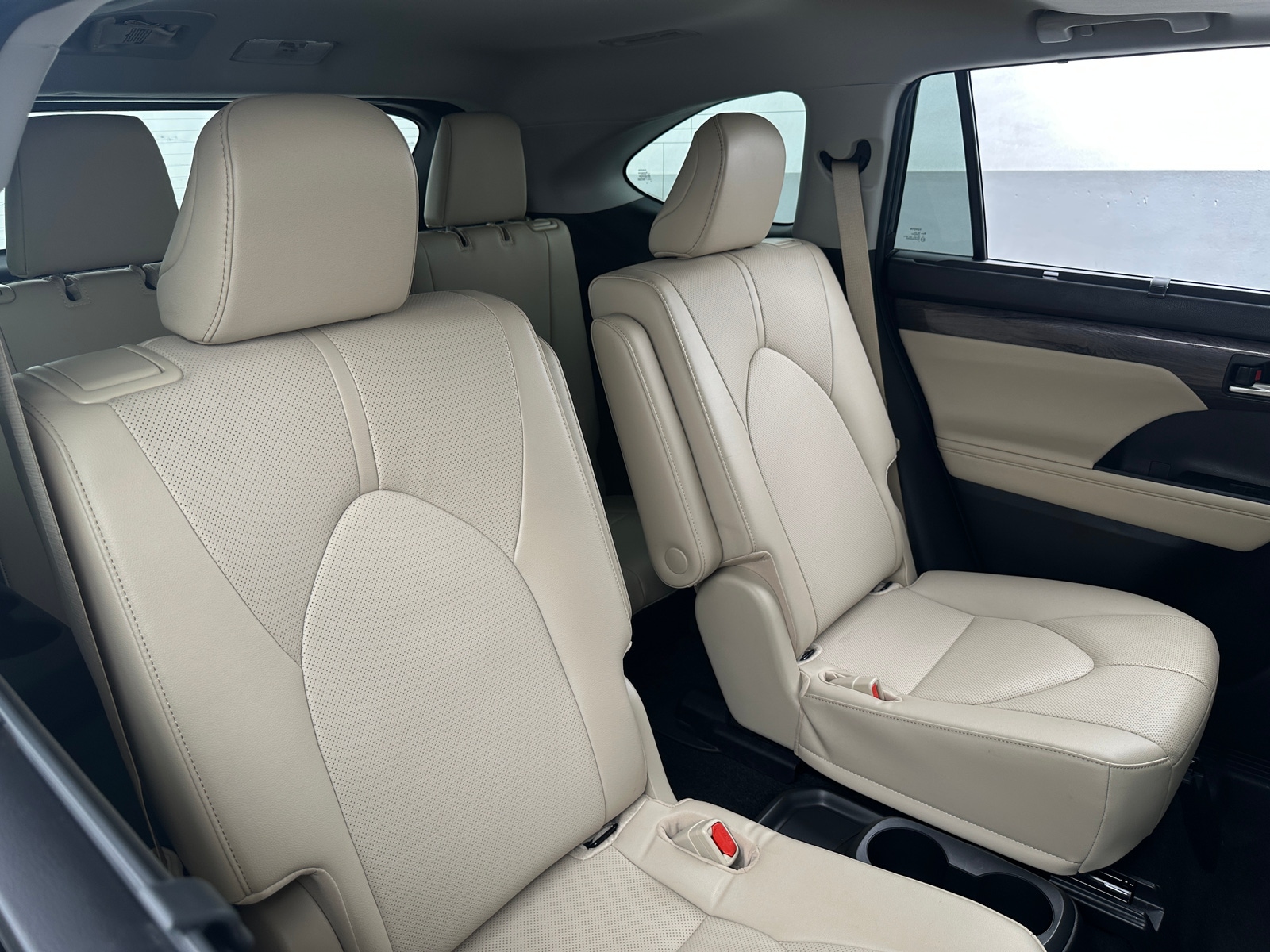 Thumbnail: 2023 Toyota Highlander - 5