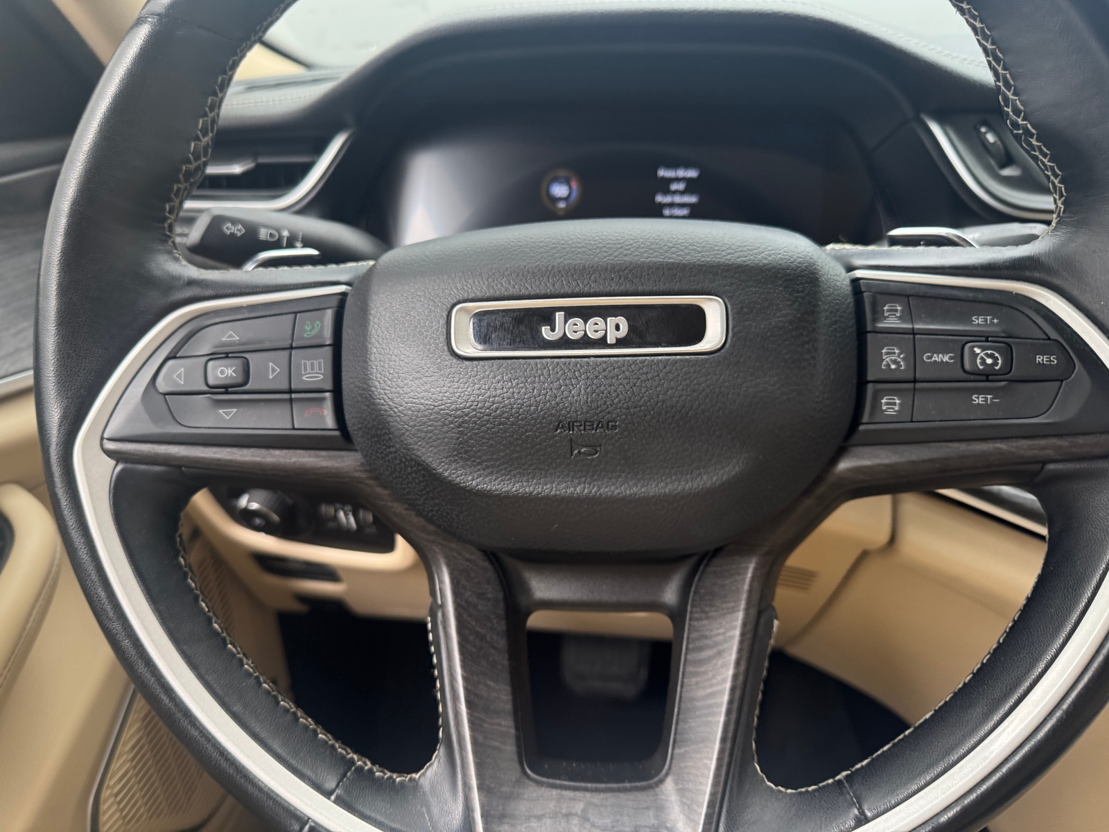 Thumbnail: 2022 Jeep Grand Cherokee - 4
