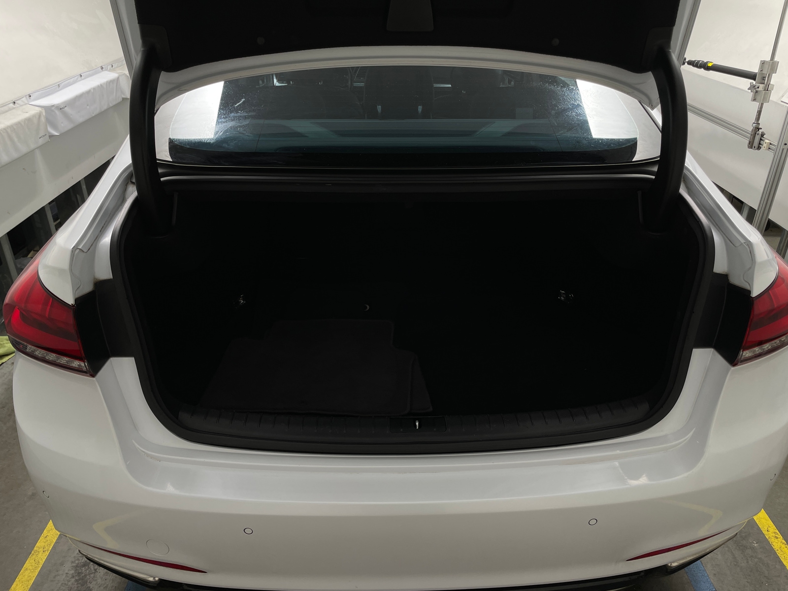 Thumbnail: 2018 Genesis G80 - 6