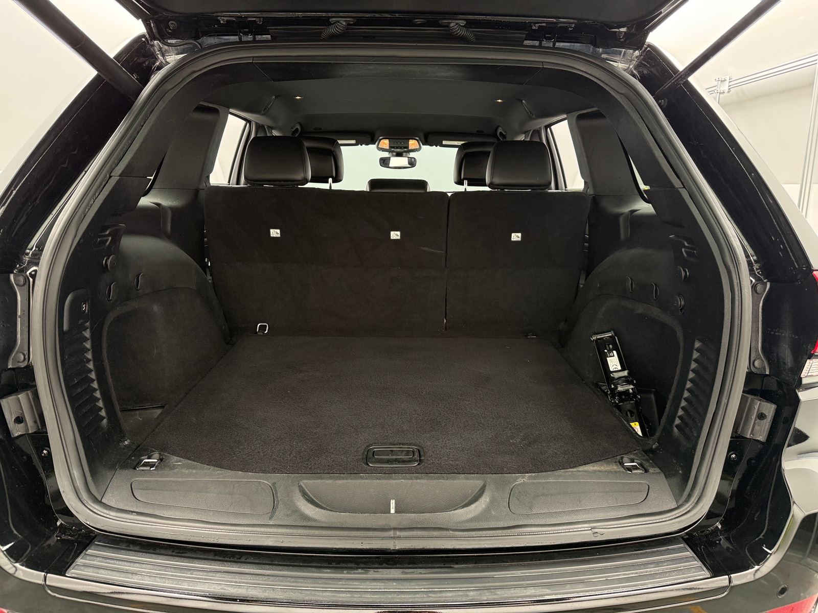 Thumbnail: 2017 Jeep Grand Cherokee - 7