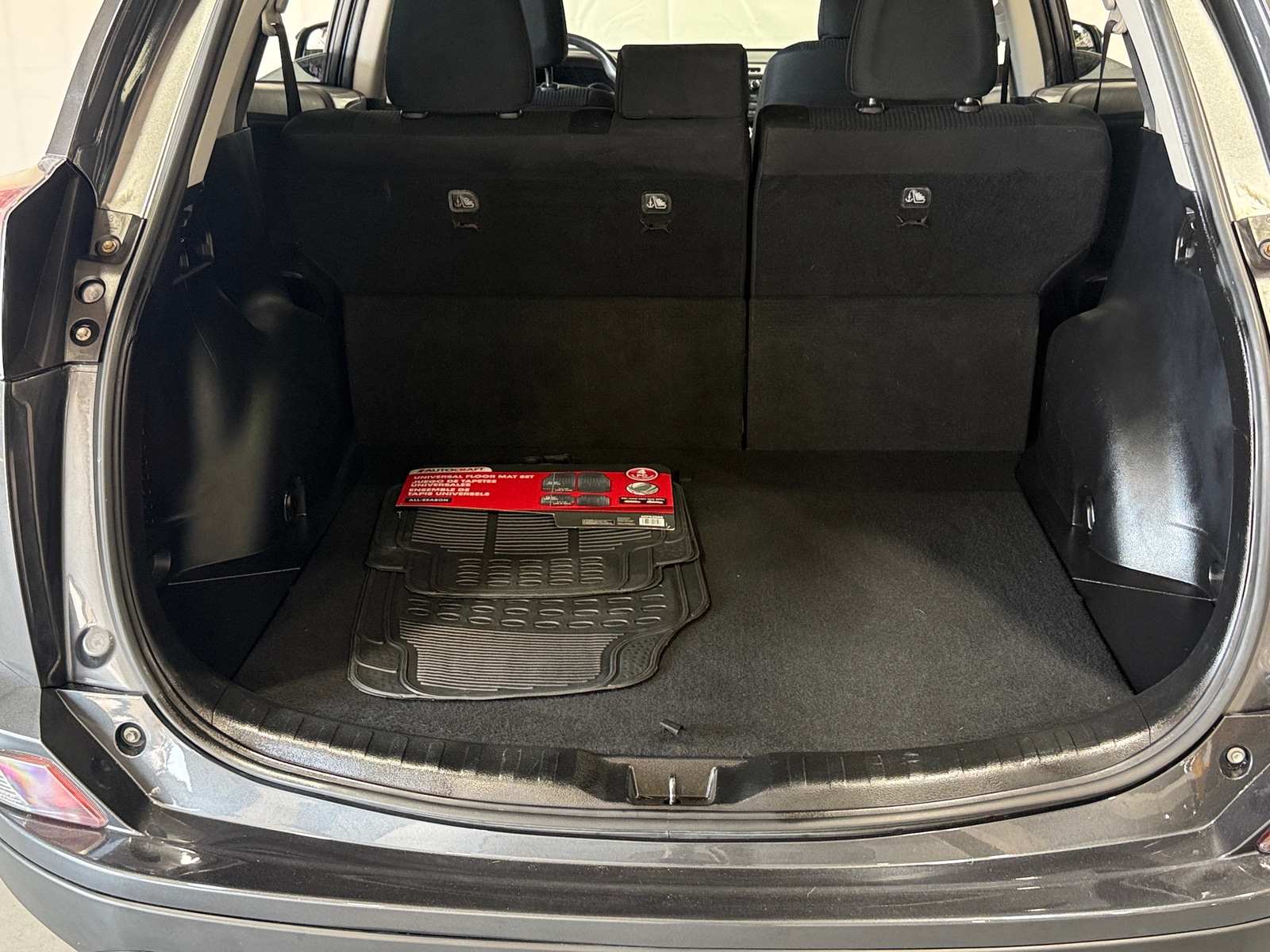 Thumbnail: 2018 Toyota RAV4 - 7