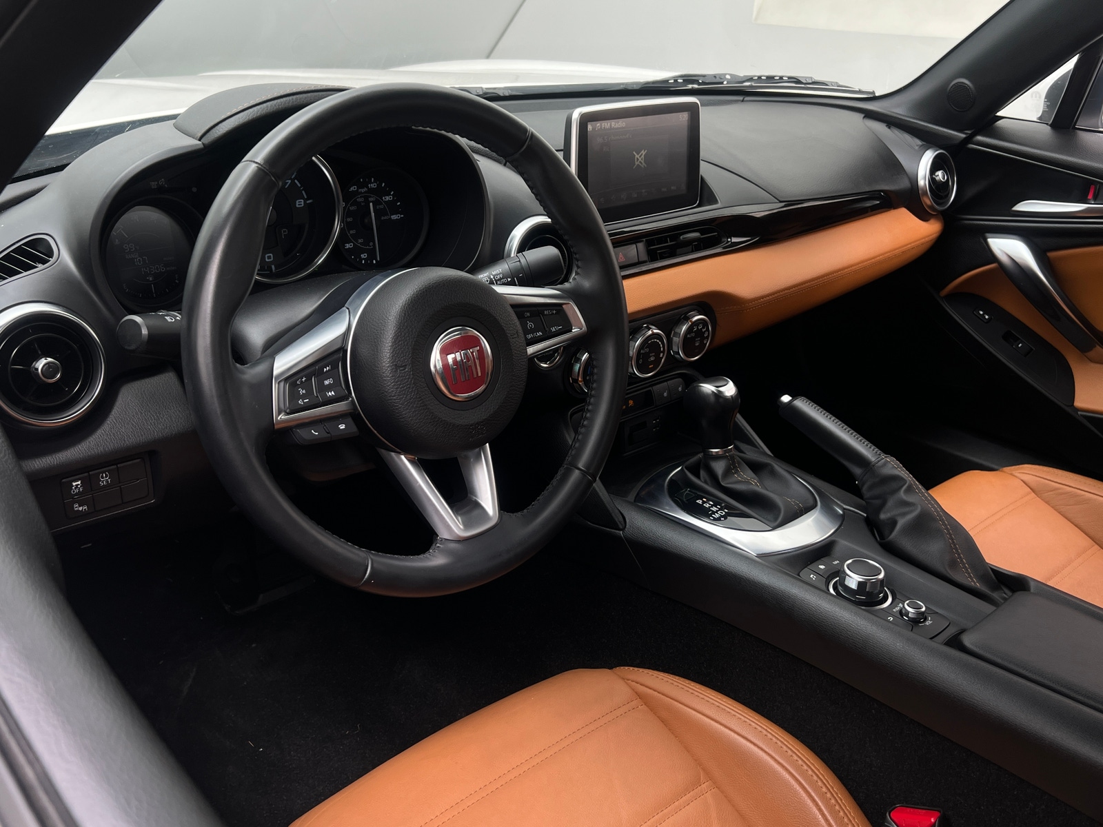 Thumbnail: 2018 Fiat 124 Spider - 2