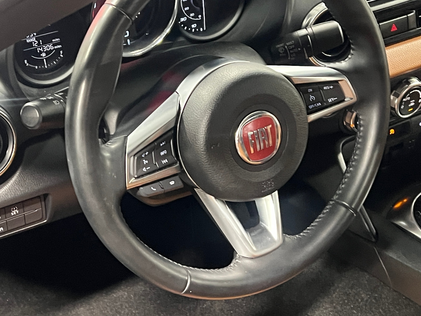 Thumbnail: 2018 Fiat 124 Spider - 4