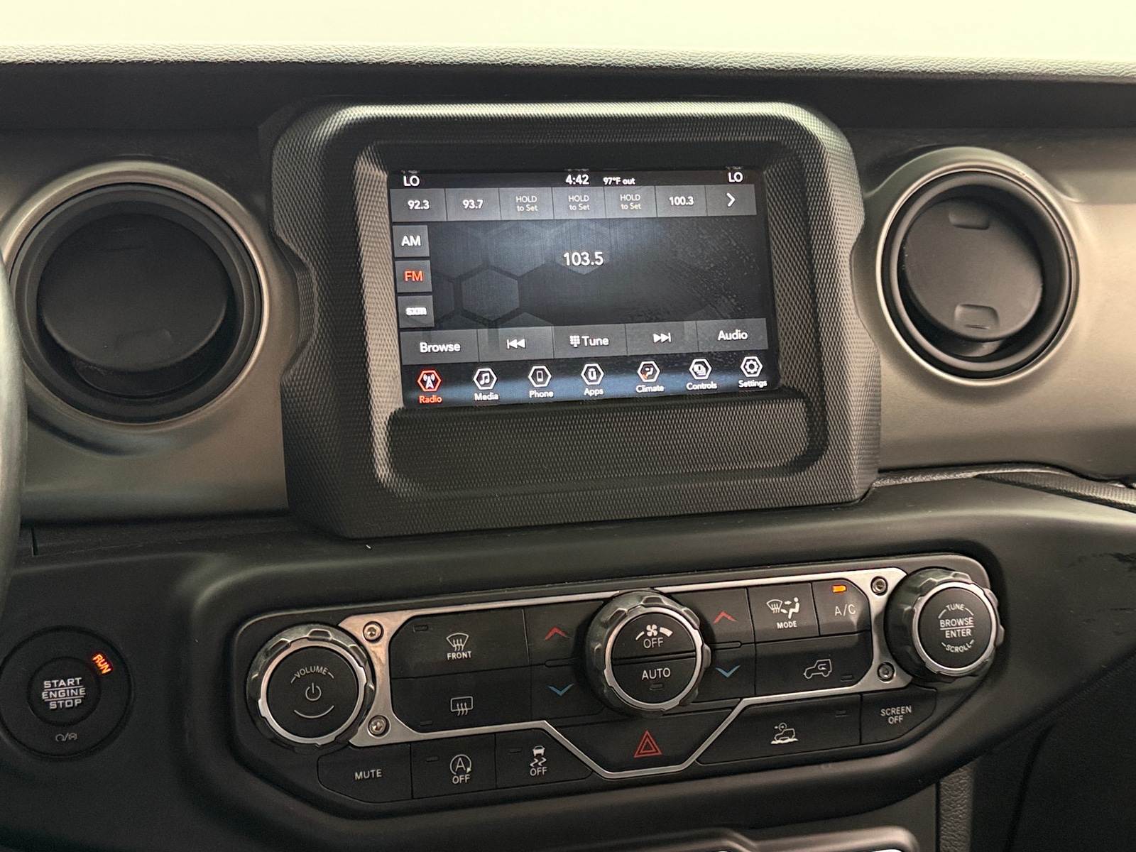 Thumbnail: 2021 Jeep Gladiator - 4