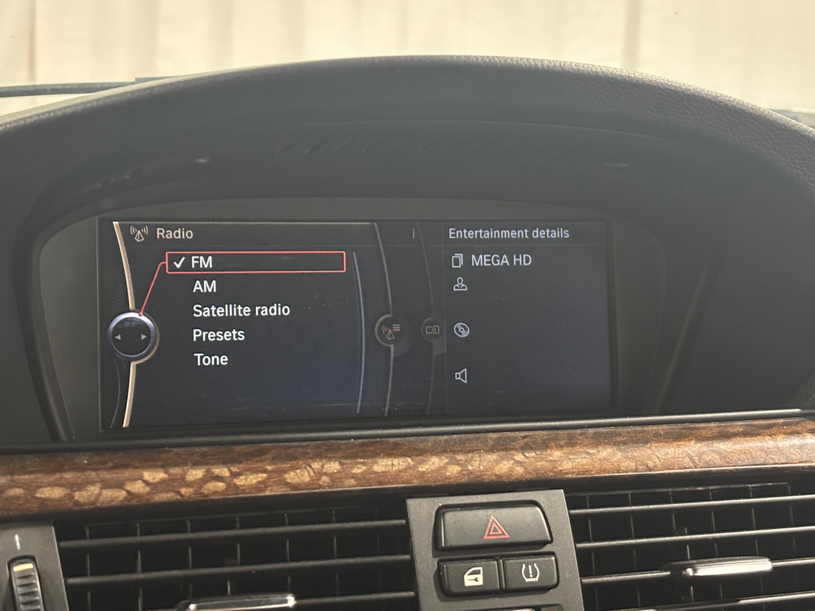 Thumbnail: 2011 BMW M3 - 2