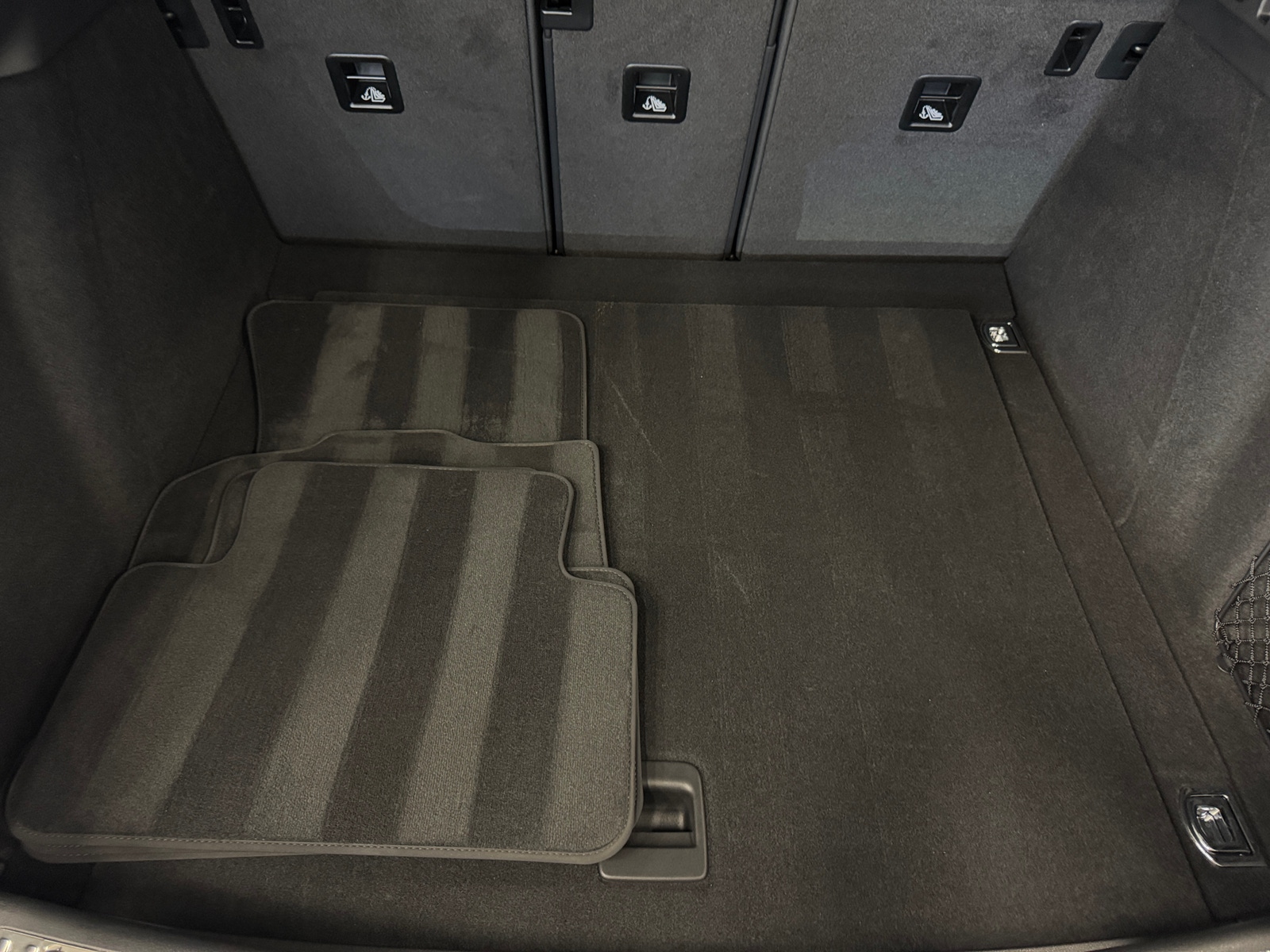 Thumbnail: 2021 Porsche Macan - 6