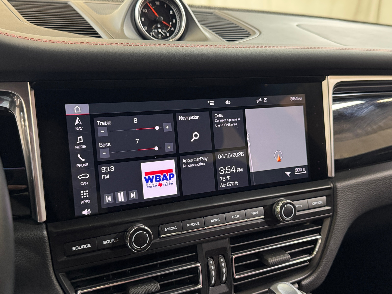 Thumbnail: 2021 Porsche Macan - 3