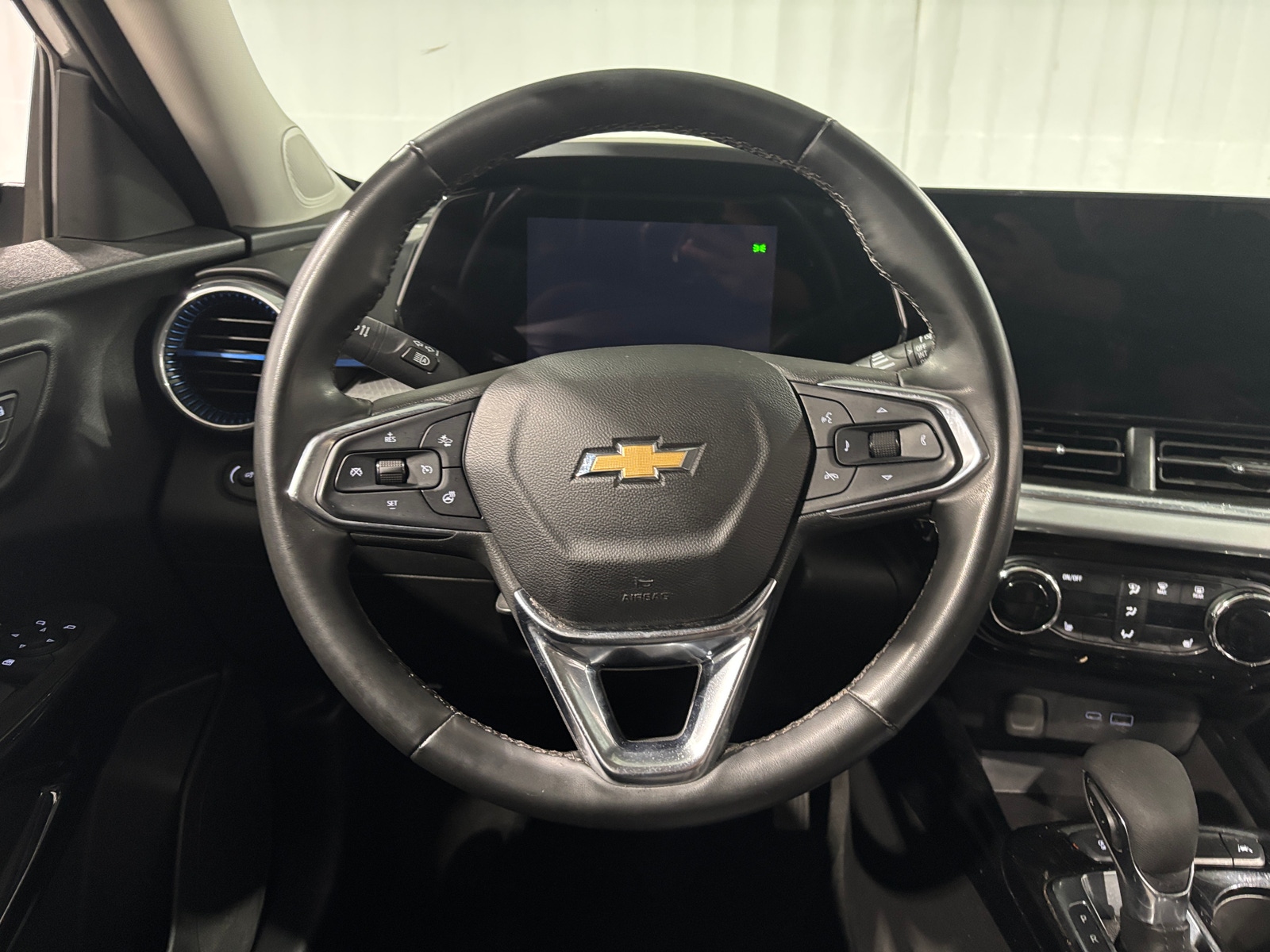 Thumbnail: 2025 Chevrolet Trax - 5