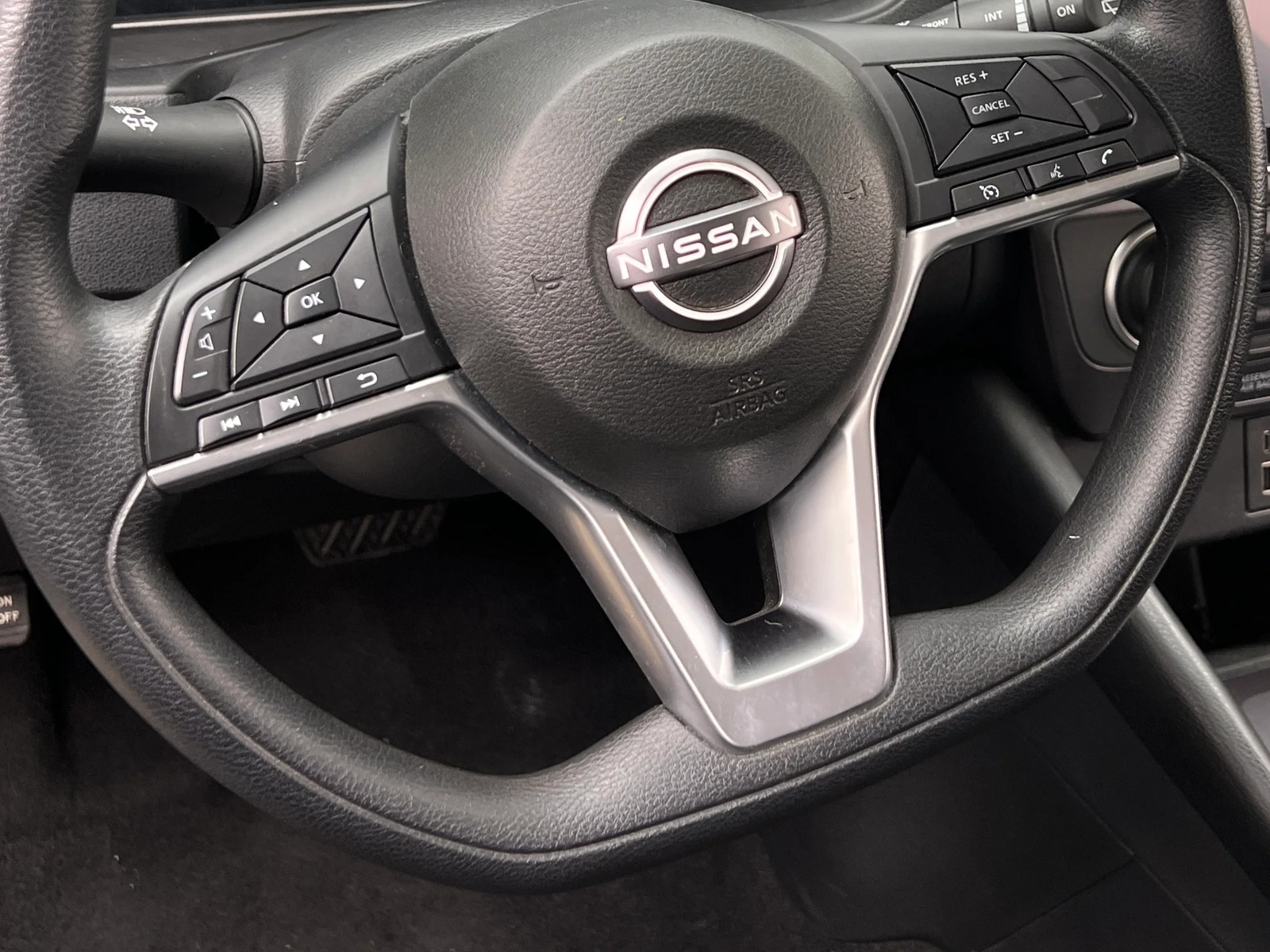 Thumbnail: 2023 Nissan Leaf - 5