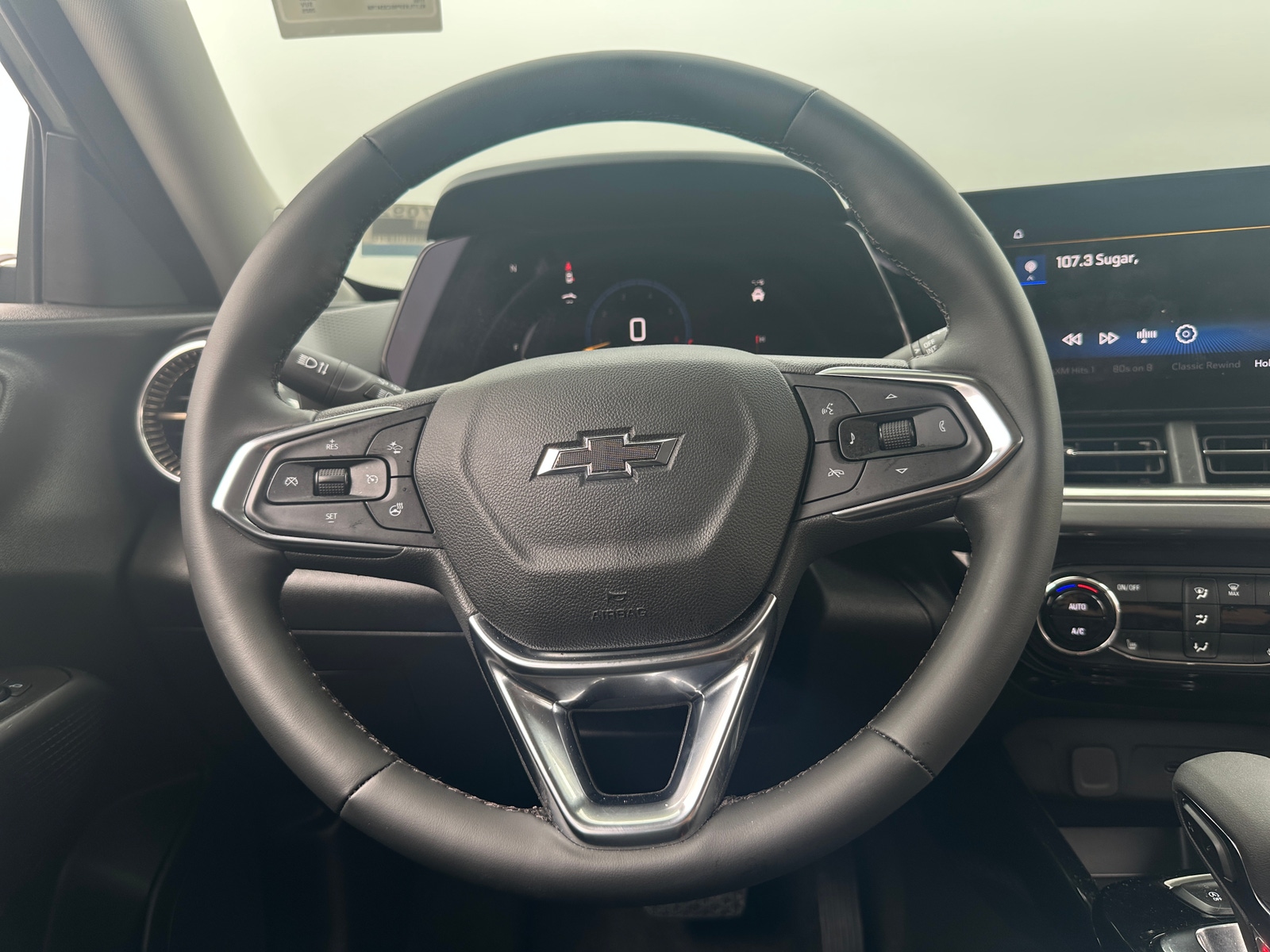 Thumbnail: 2025 Chevrolet Trax - 4