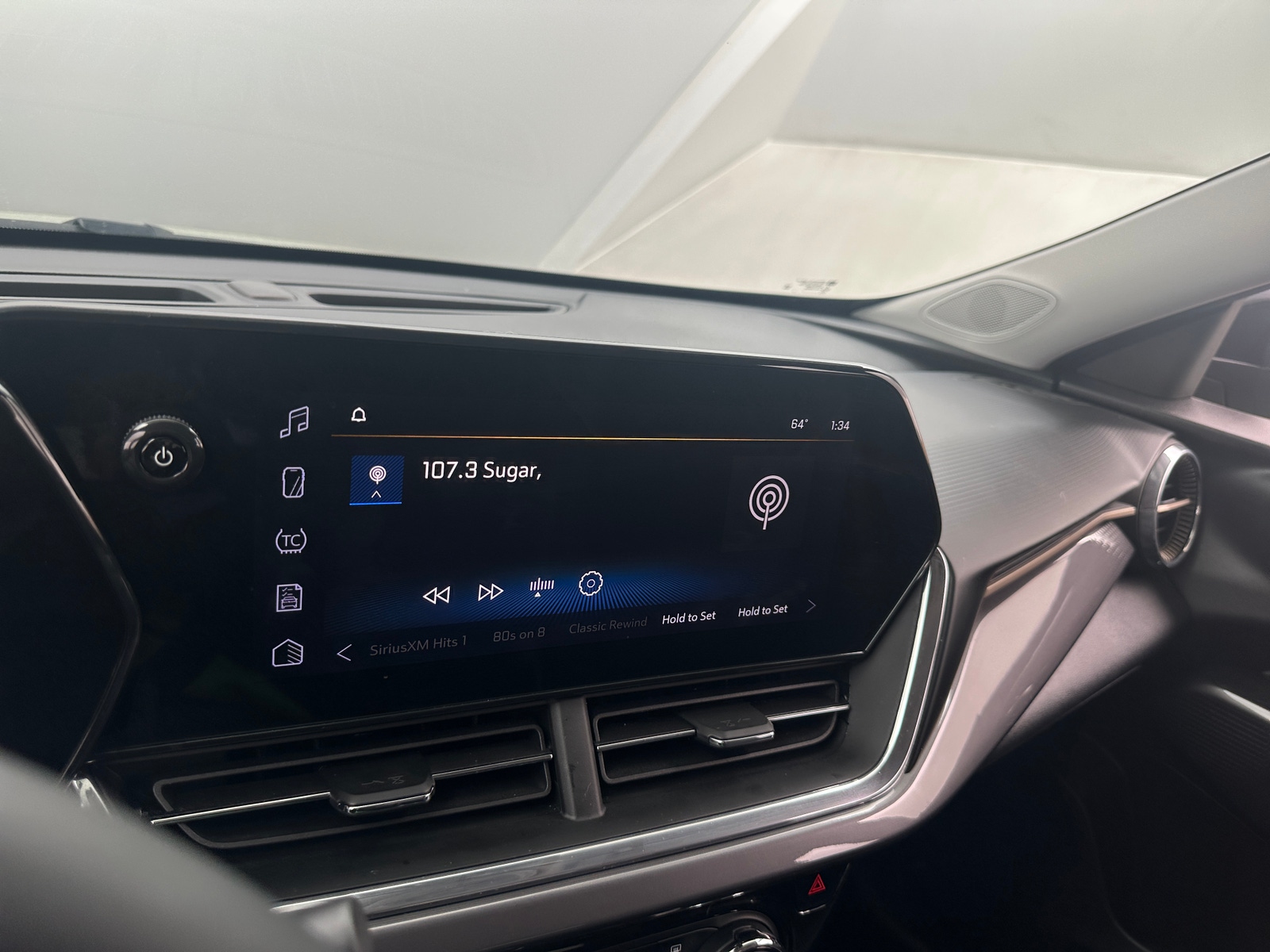 Thumbnail: 2025 Chevrolet Trax - 3