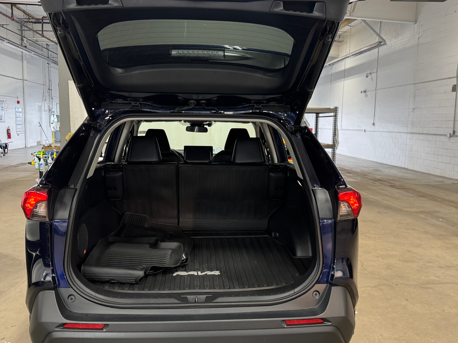 Thumbnail: 2023 Toyota RAV4 - 6