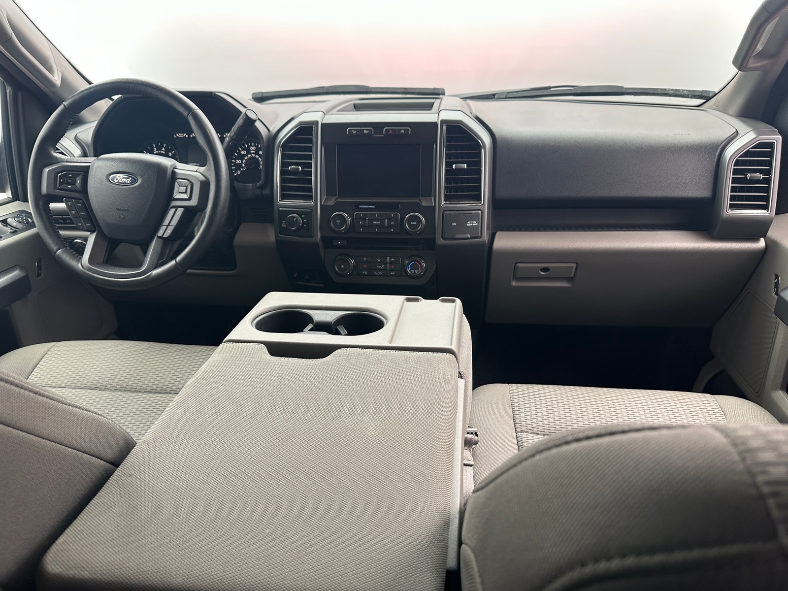 Thumbnail: 2018 Ford Econoline - 3