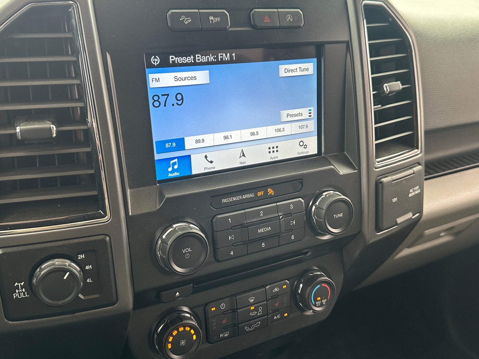 Thumbnail: 2018 Ford Econoline - 4