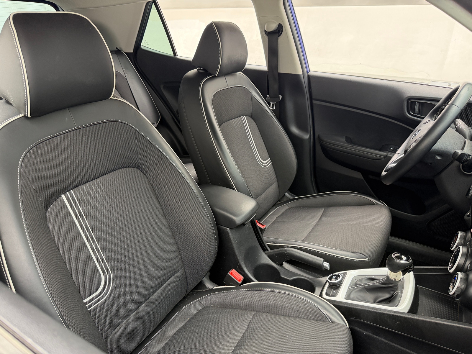 Thumbnail: 2022 Hyundai Venue - 2