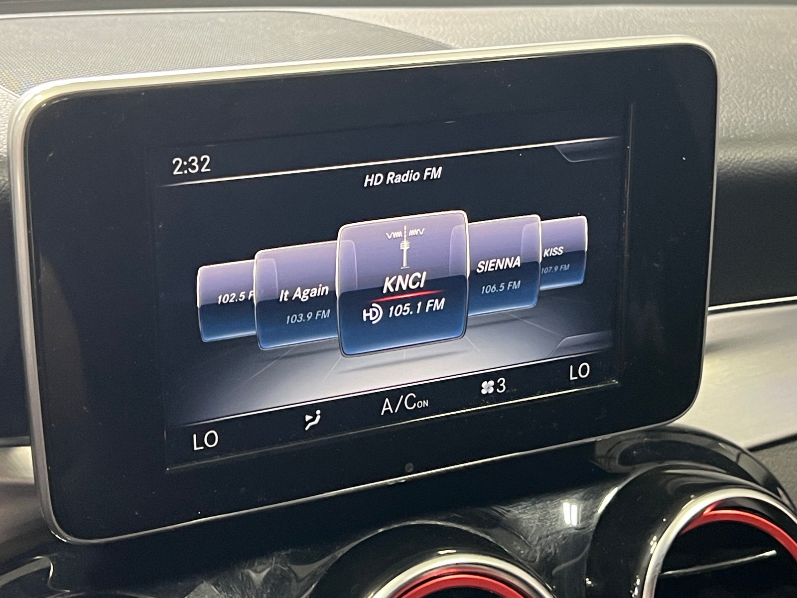 Thumbnail: 2015 Mercedes-Benz C-Class - 3