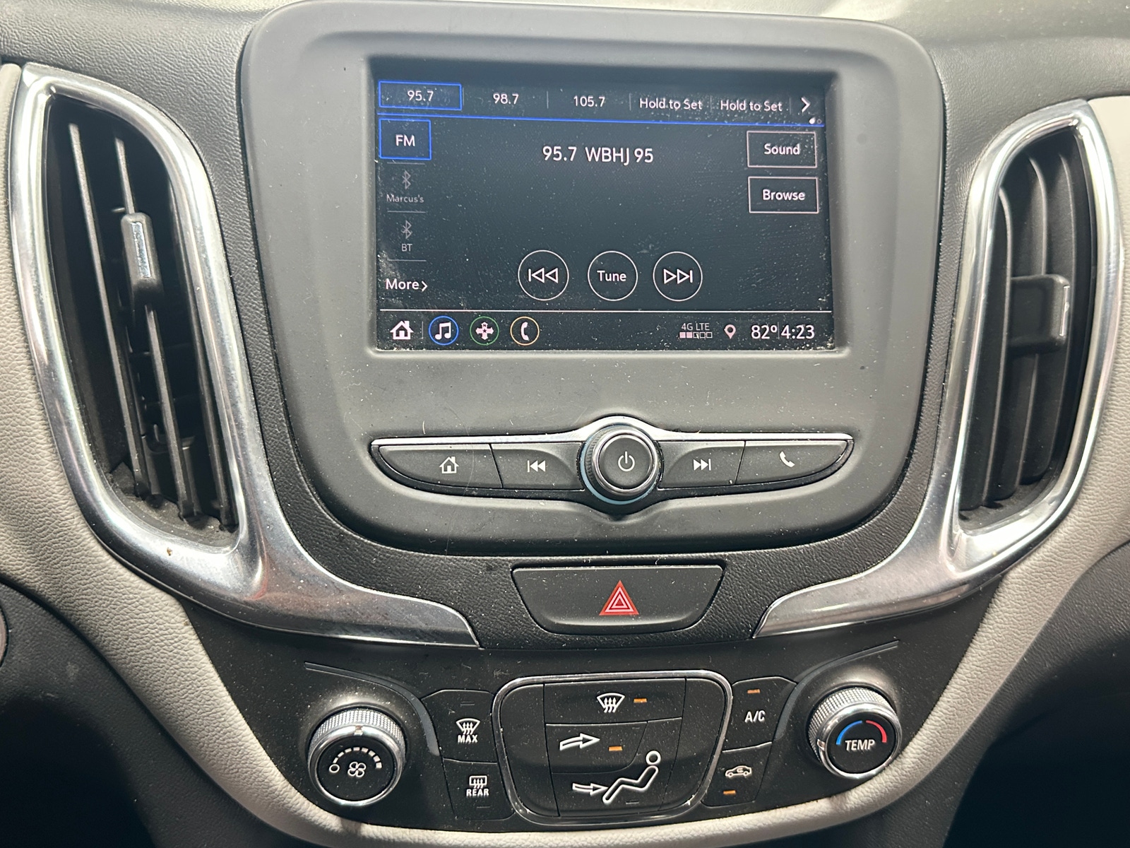 Thumbnail: 2021 Chevrolet Equinox - 4