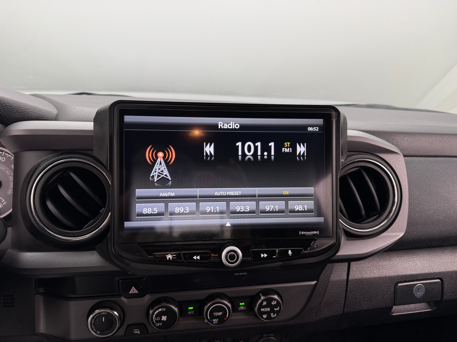 Thumbnail: 2019 Toyota Tacoma - 4