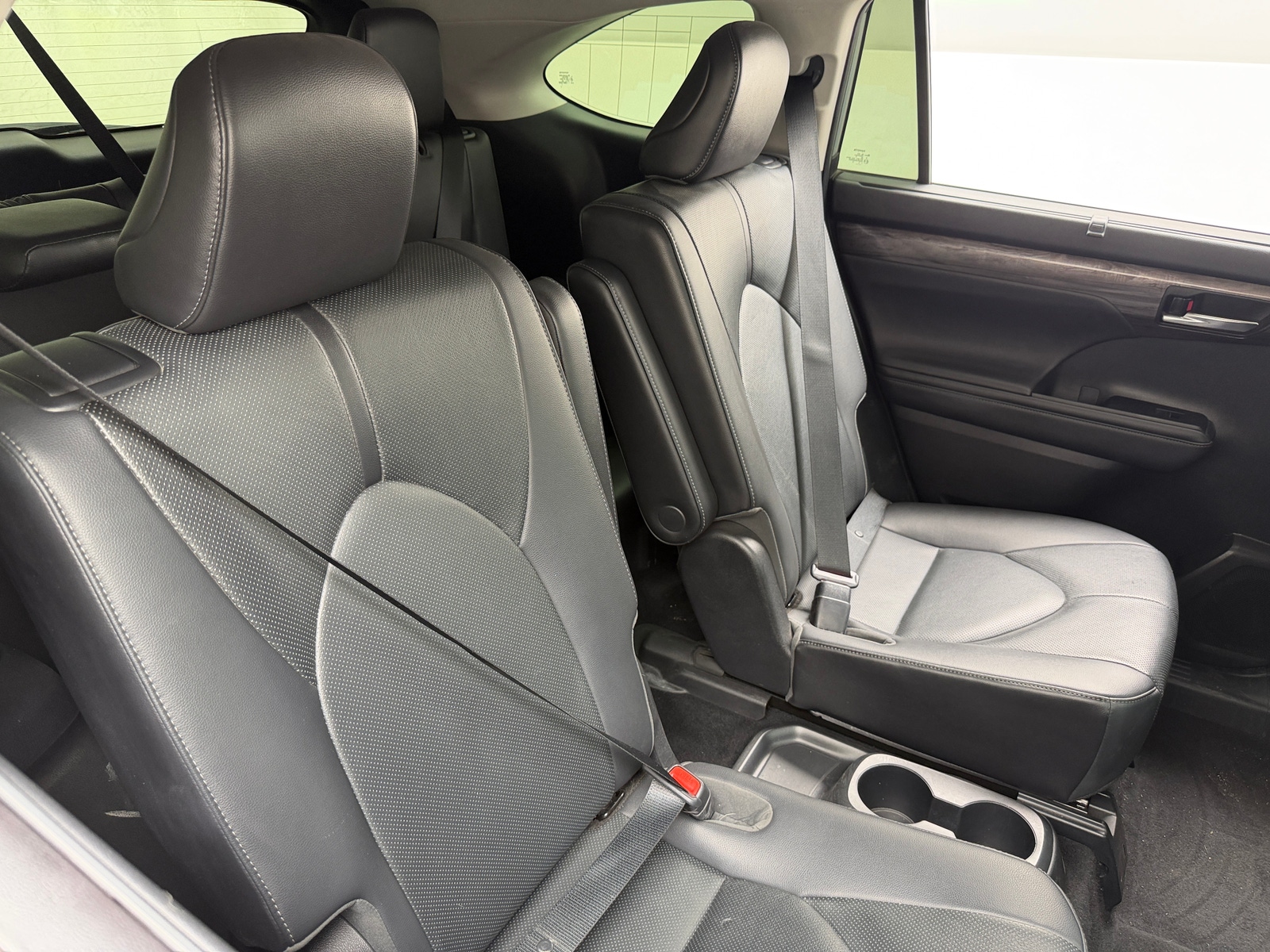 Thumbnail: 2020 Toyota Highlander - 5