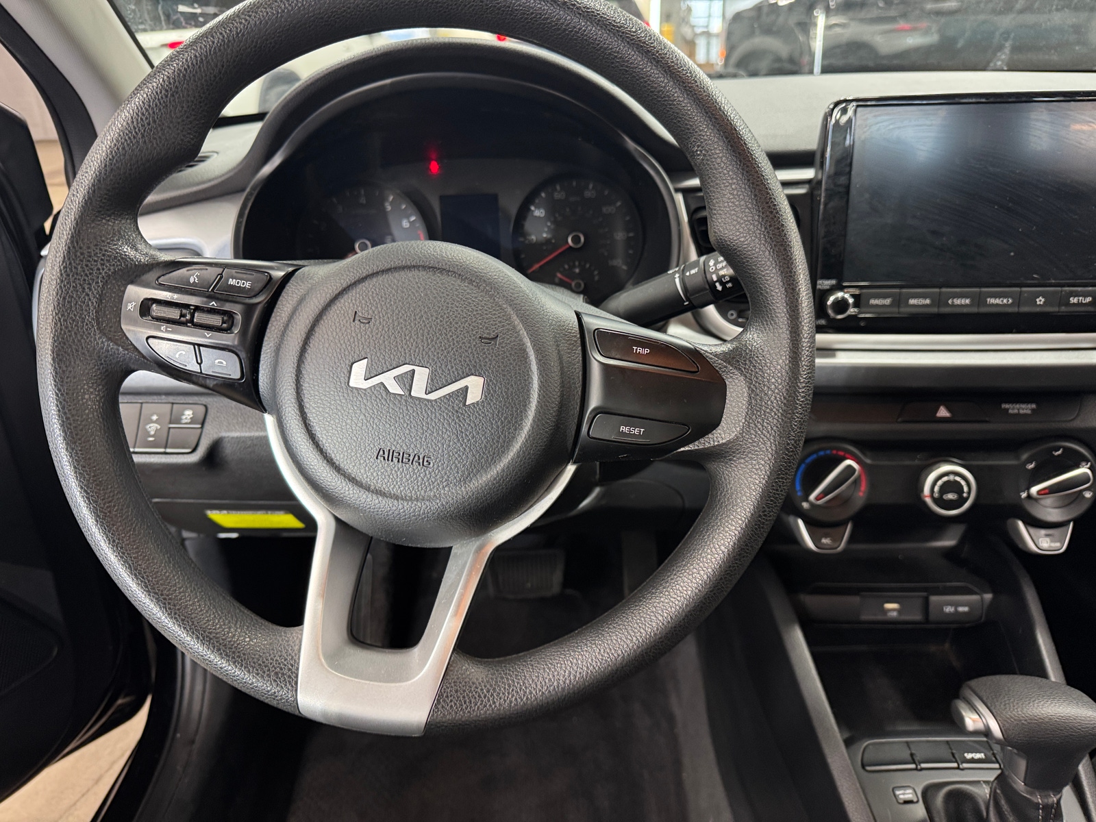 Thumbnail: 2022 Kia Rio - 5